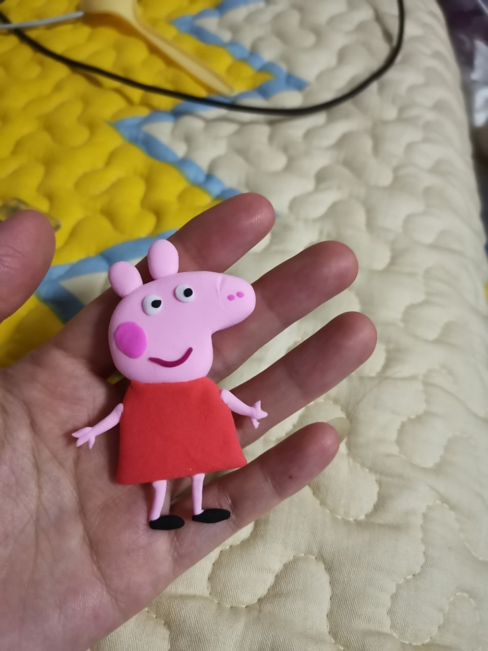 彩泥制作小猪佩奇 给儿子做的小猪佩奇,瞅着还行挺像哈哈