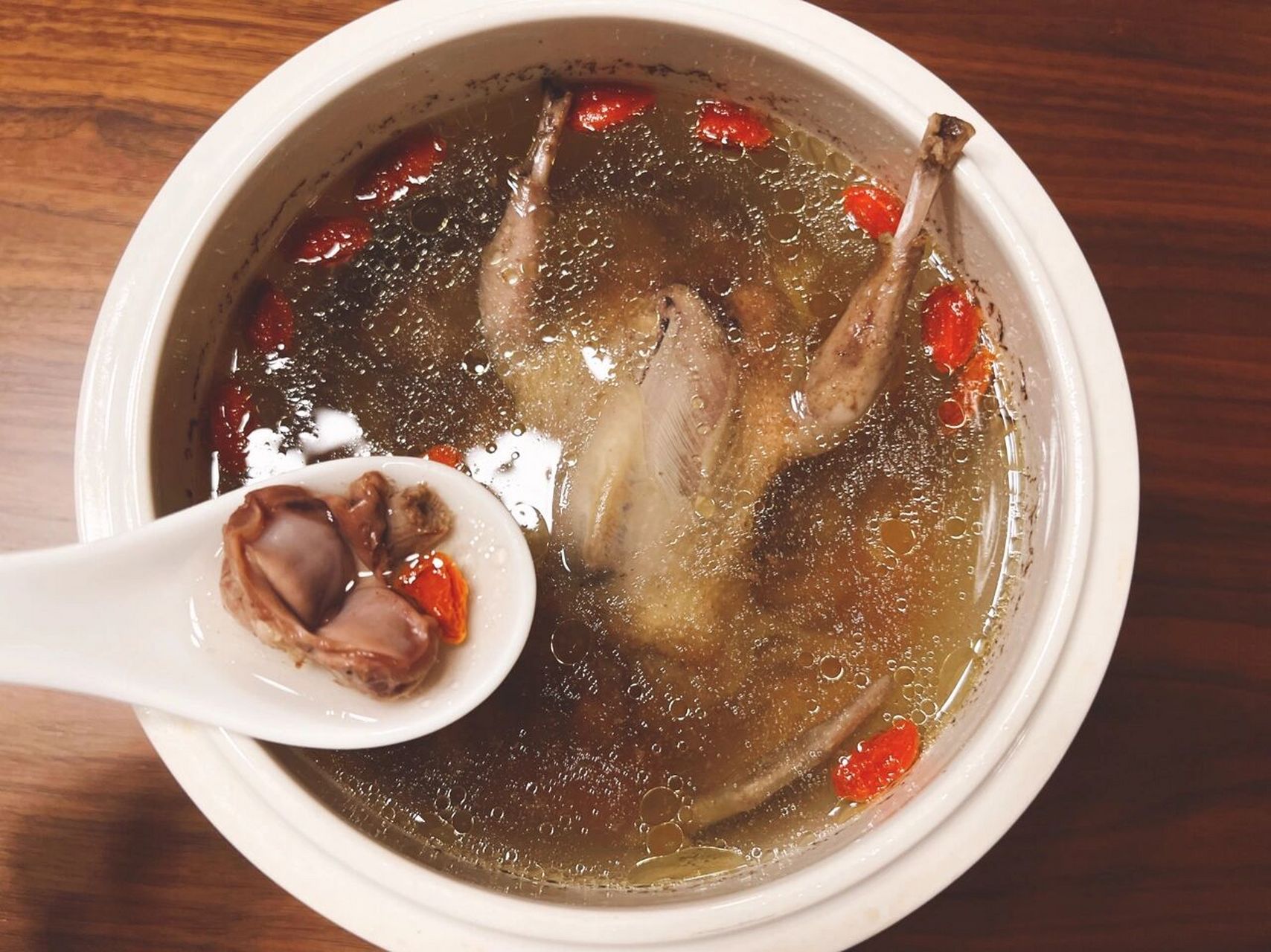 孕期日常食谱|滋补益气鸽子汤 92 08 鸽子汤对孕妇的好处: 丰富