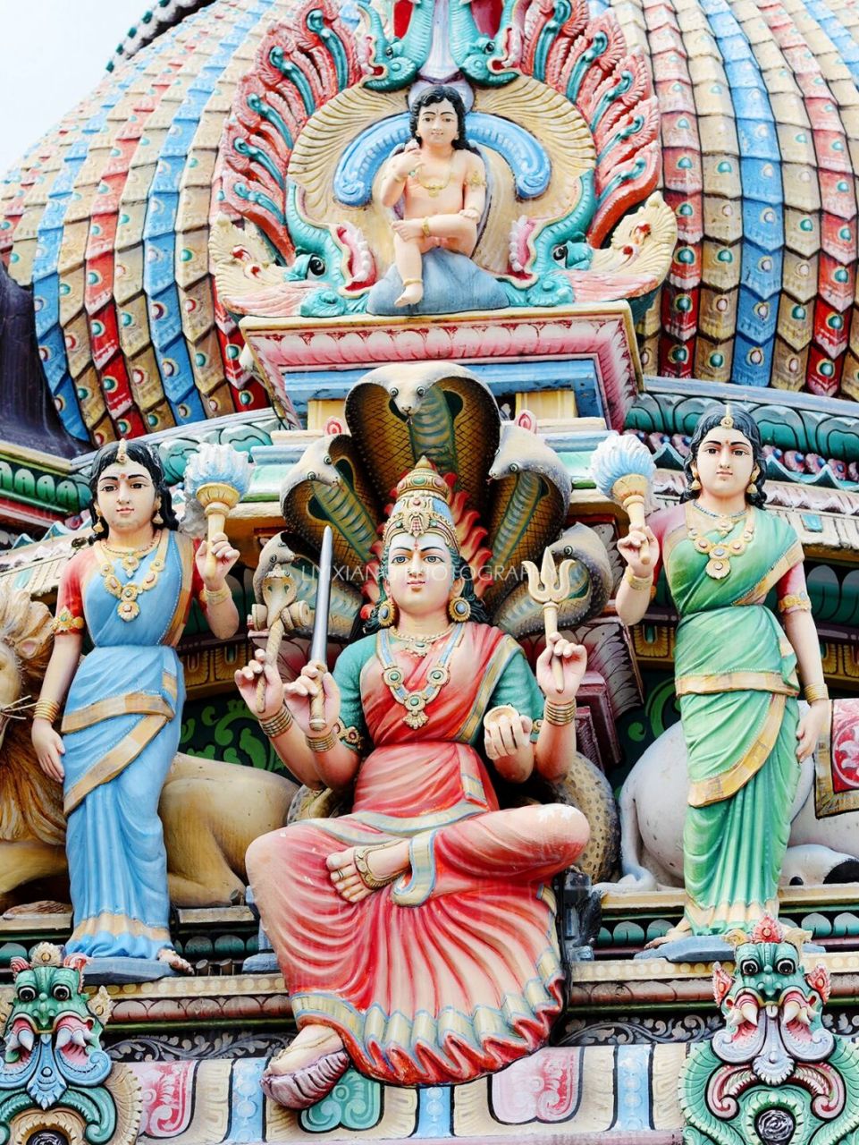 马里安曼兴都庙是新加坡国家古迹,也是新加坡历史最悠久的印度教庙宇.