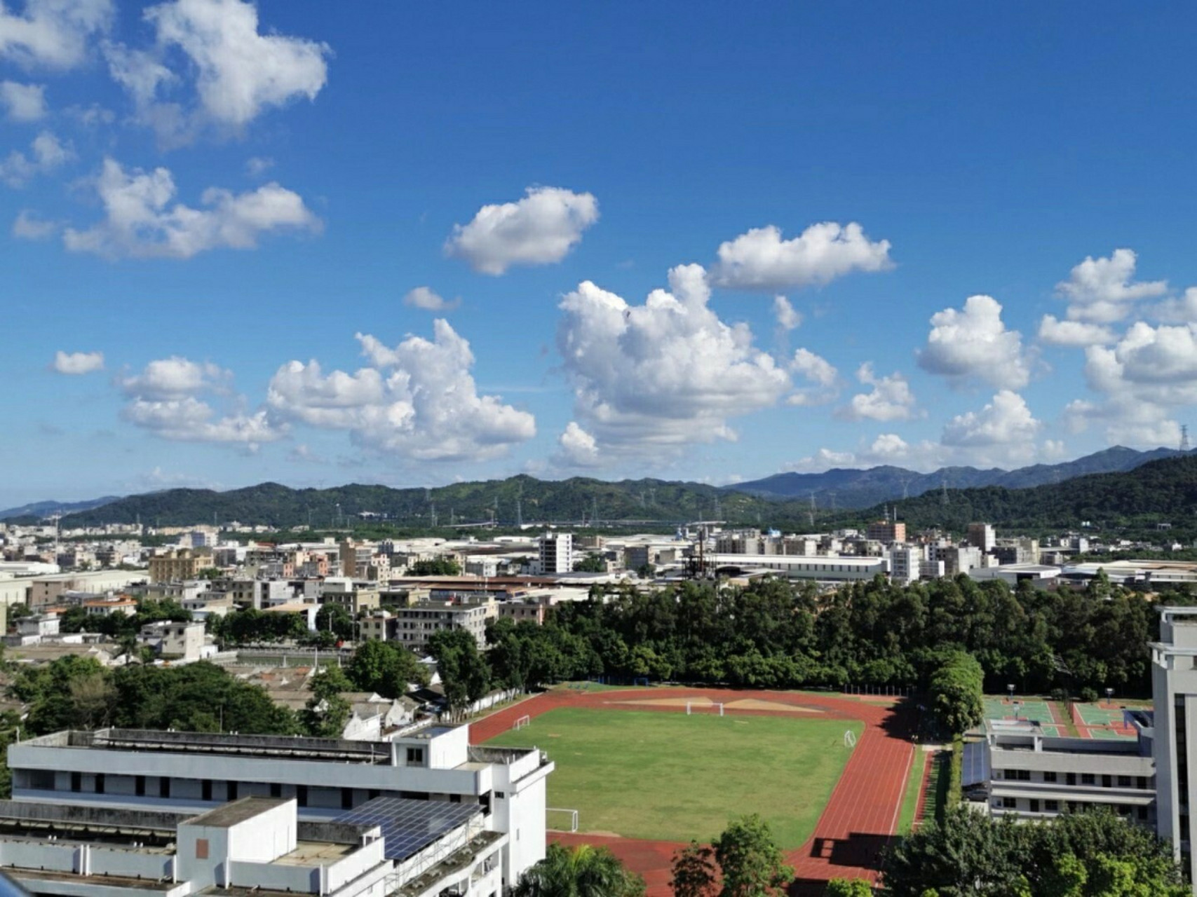 揭阳职业技术学院 不会真的还有人会相信上床下桌的那种吧,20届就是f