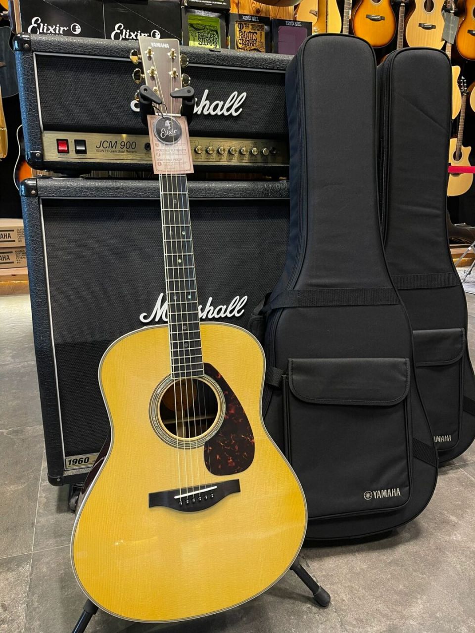 昨天到了一堆雅马哈木吉他,其中到了几只全单,ll16和fg3.