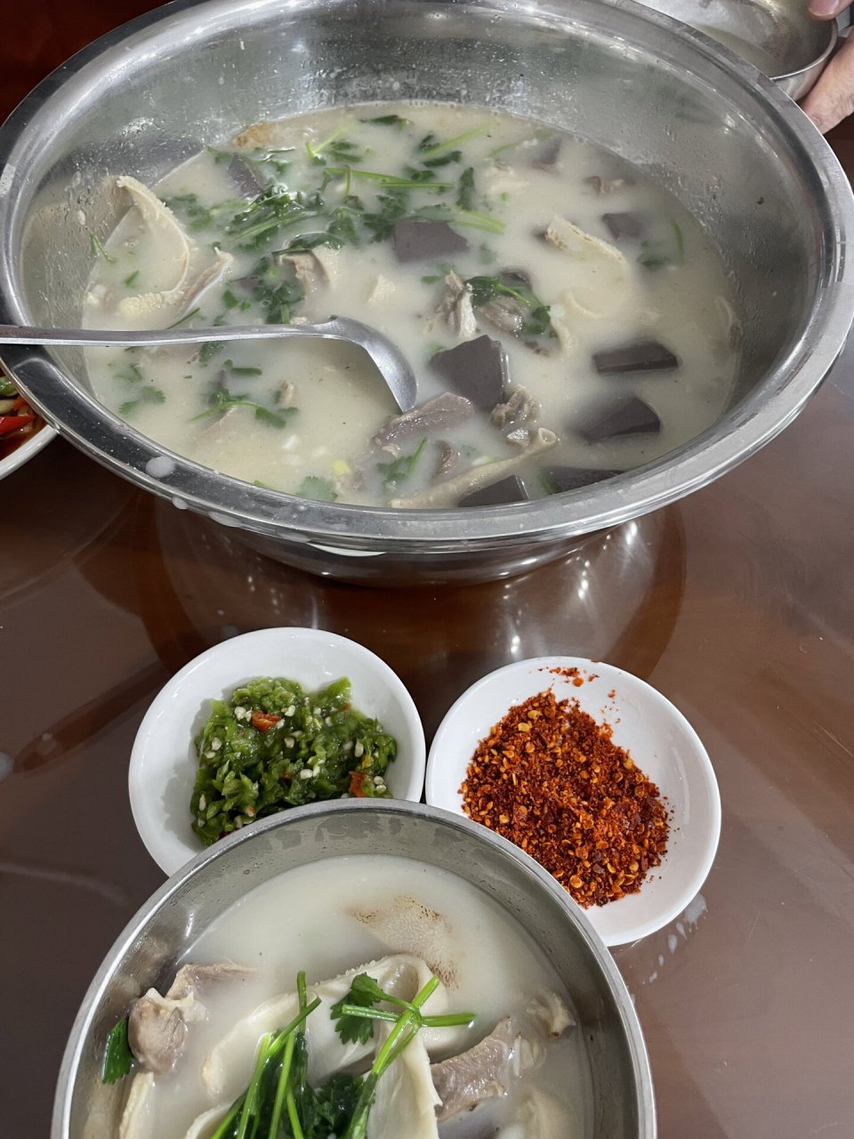 简阳野狗羊肉汤美滋滋60159090 好多年没来简阳喝羊汤了,这周