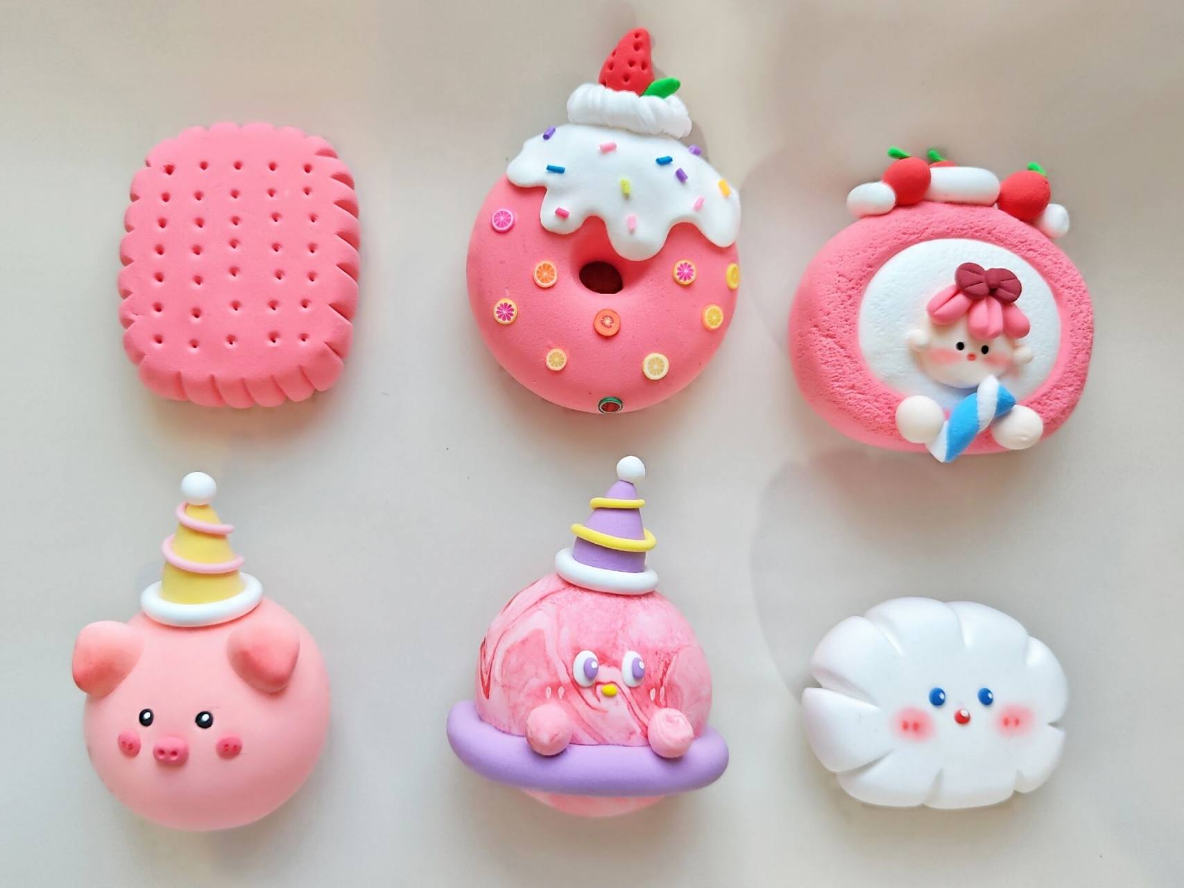 粉色好少女心呀|黏土冰箱贴花束 粉粉嫩嫩的颜色 捏的有甜甜圈93