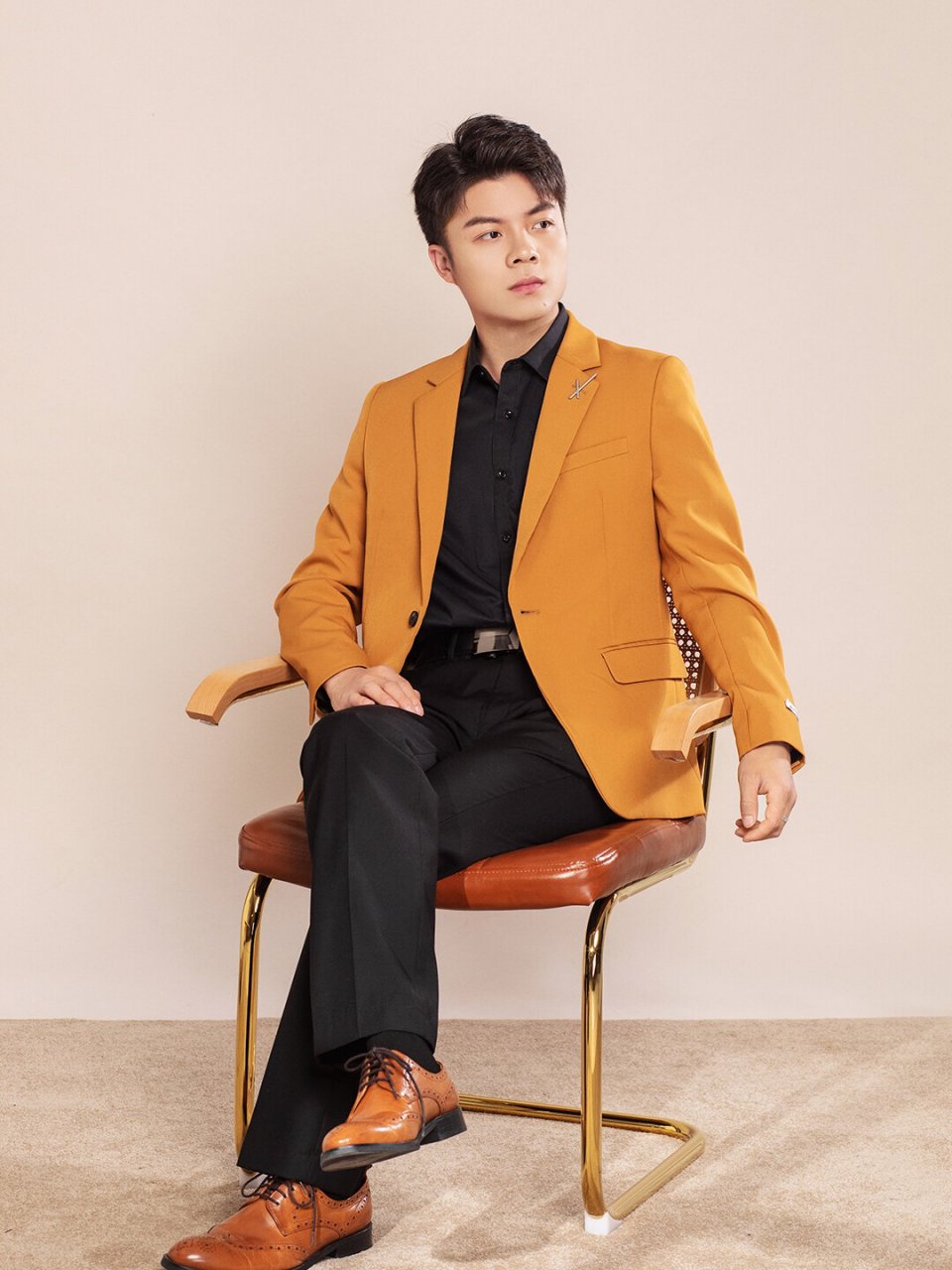 的形象照 是开启你职业生涯的重要封面 塑造干练成熟 白领精英风范