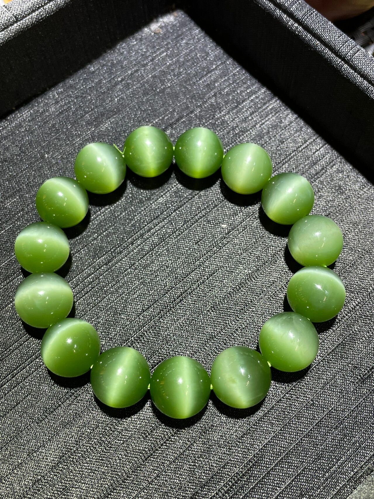 这样的碧玉猫眼手串很哇塞