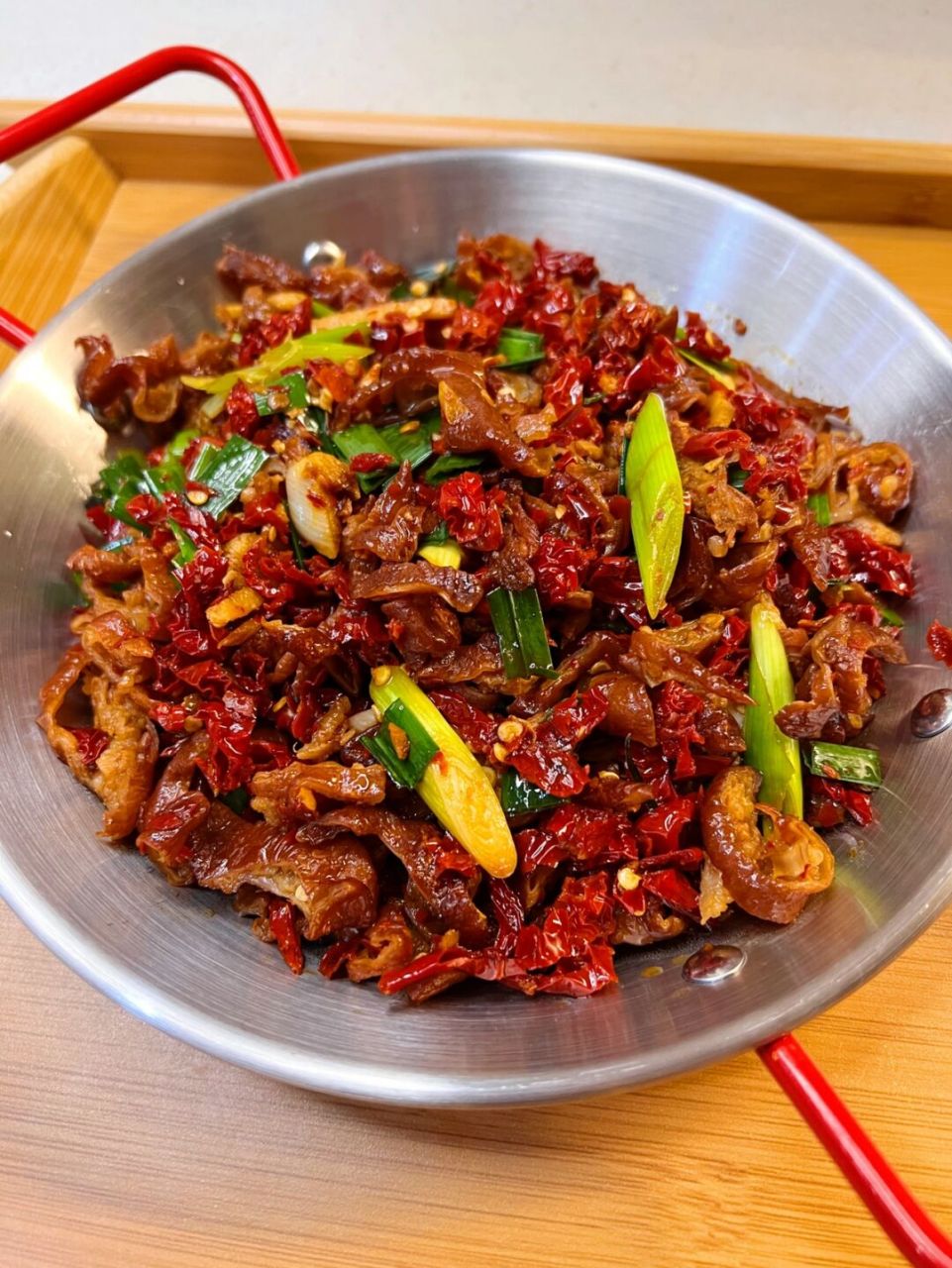 江西菜之爆炒烟熏肥肠,香而不腻,太上头啦04 米糠熏肥肠,江西湖南的