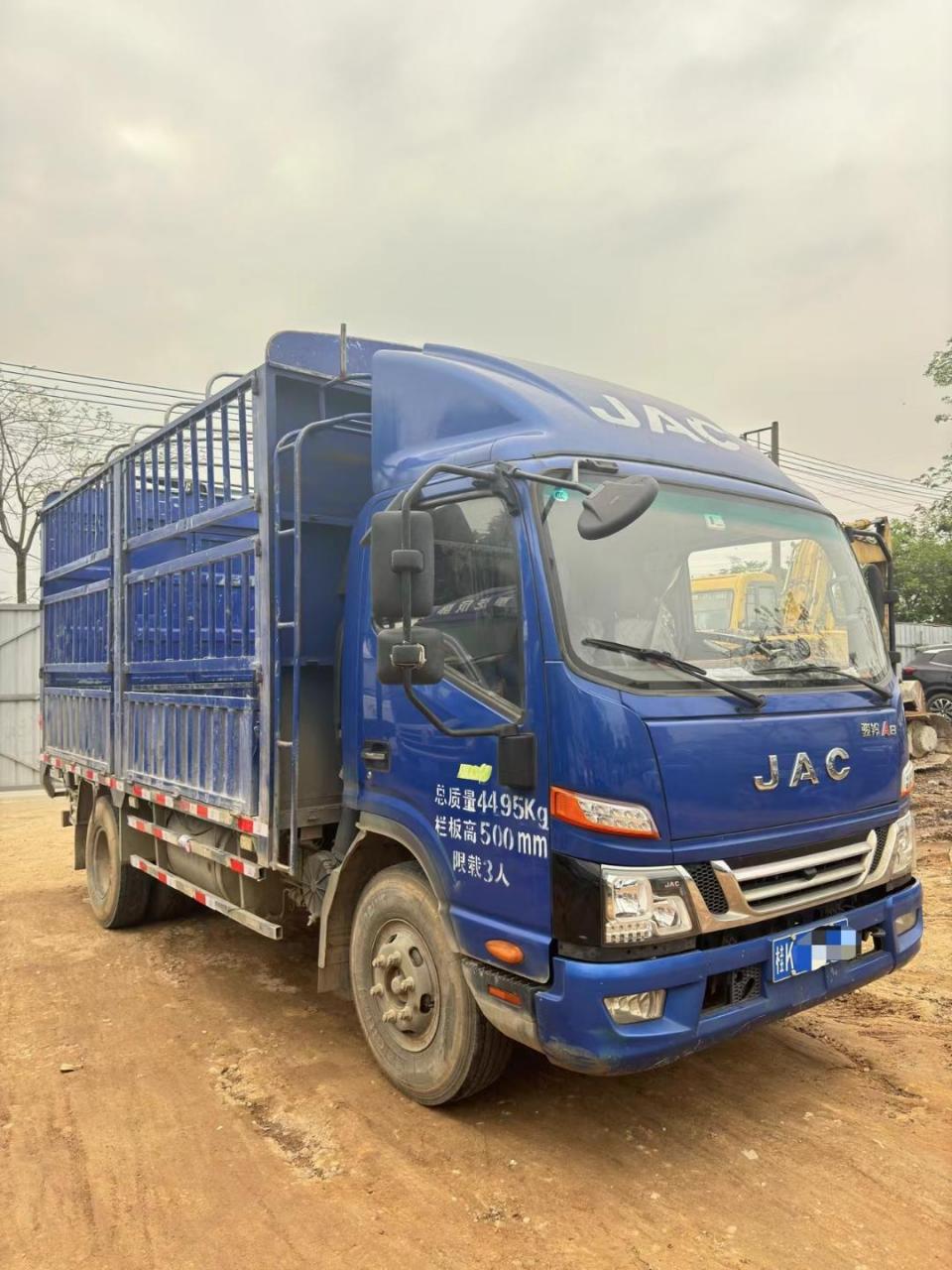 债权转让,特价7万, 22年江淮骏铃a8高栏货车,高低8档法士特变速箱