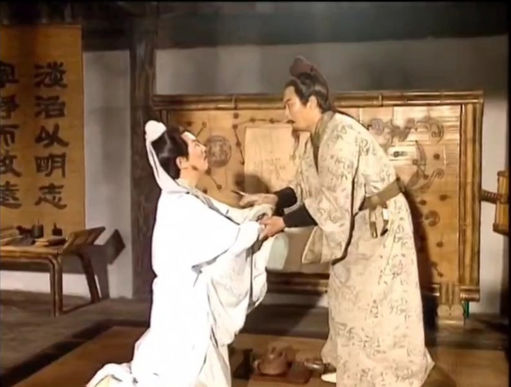 央视版《三国演义》插曲《卧龙吟》重温经典 《三国演义》是由中国