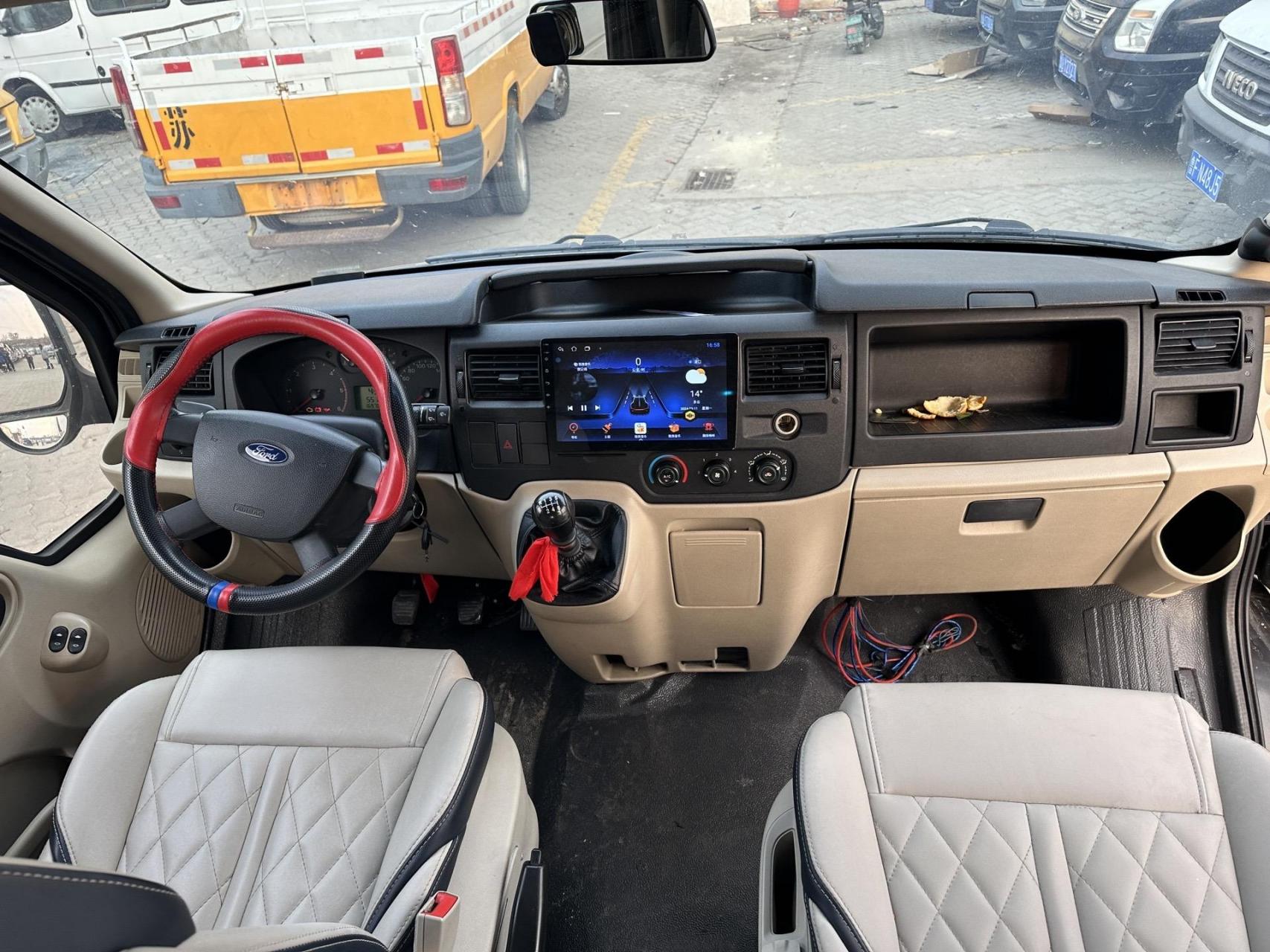 9座:1 6年福特全顺新世代!长轴中顶,国5:非营运,2.