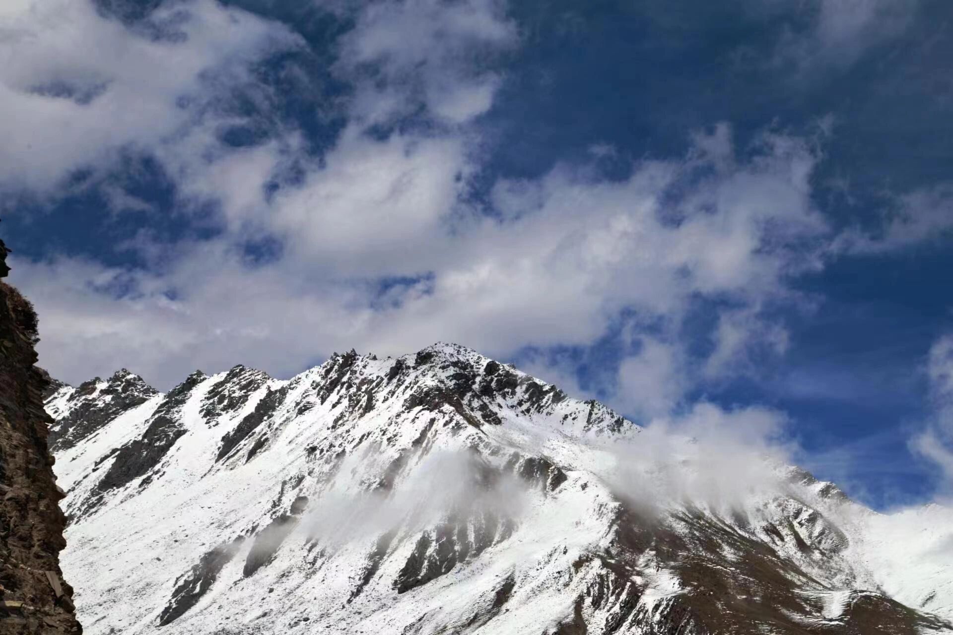 巴郎山之旅 四川巴朗山道至垭口支路路段(越岭老路)今年内将永久封闭.