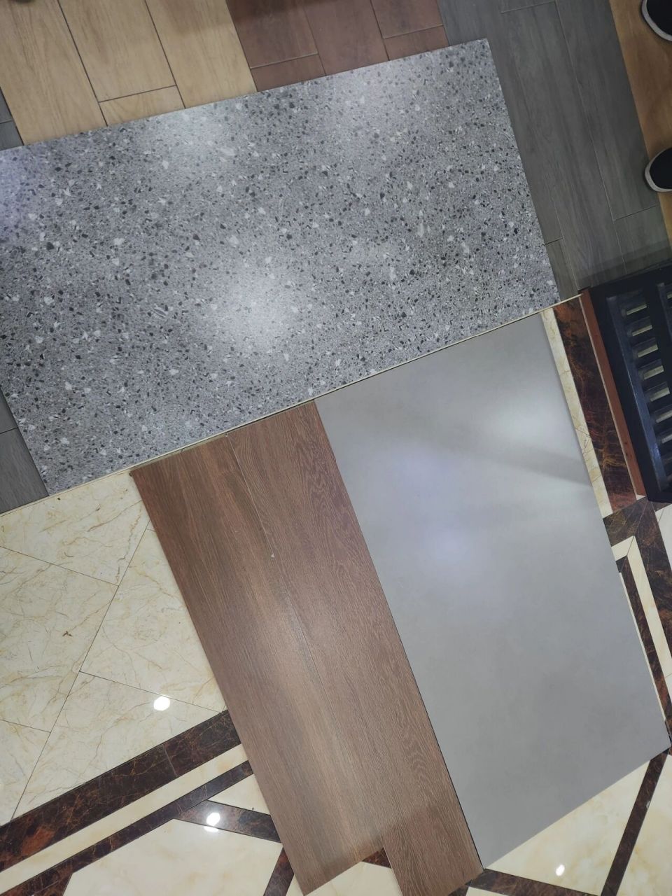 金管家瓷砖到位,千万不要翻车 千挑万挑,最后选了这款柔光砖,感觉颜色