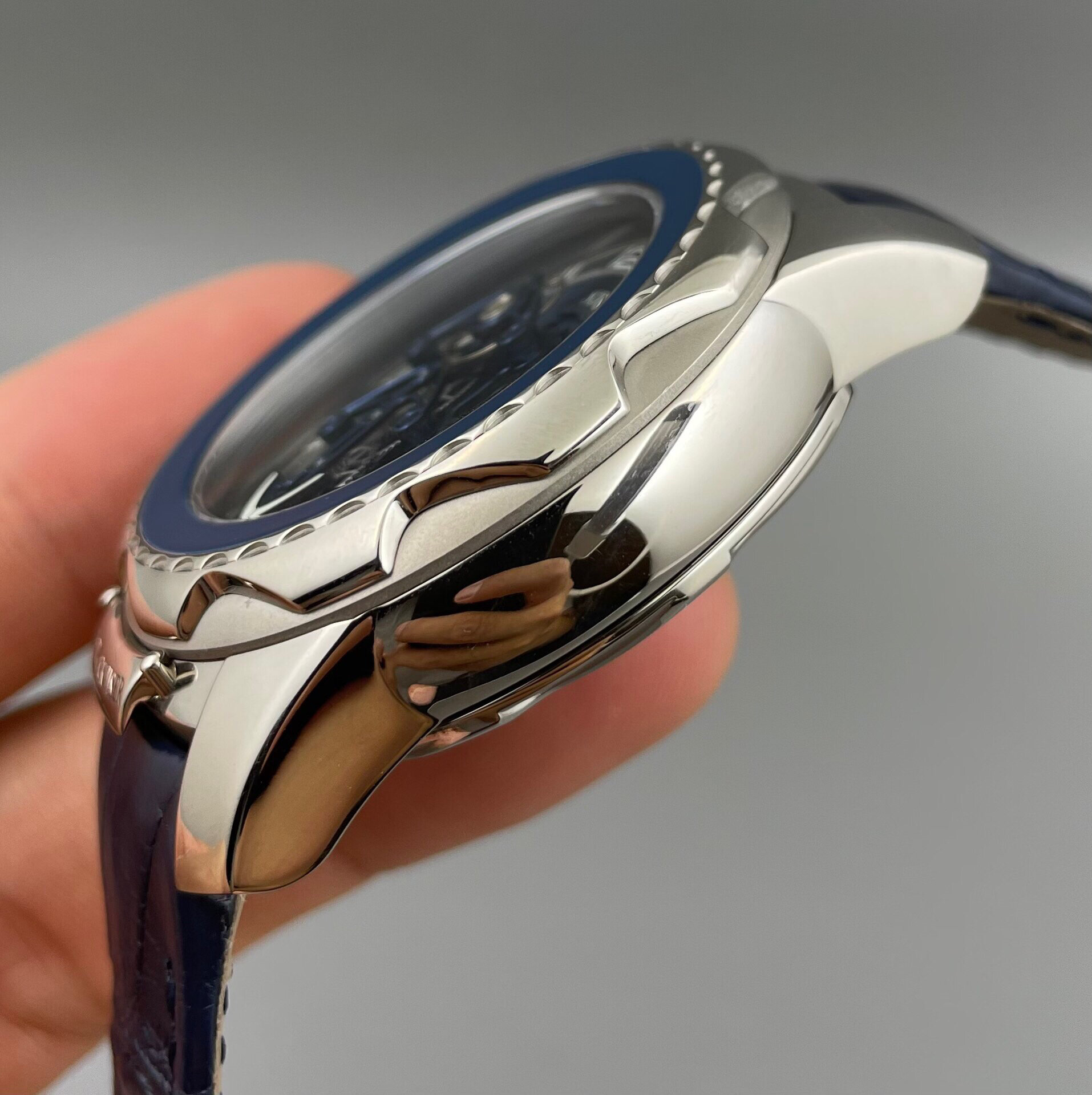 雅典奇想系列陀飞轮2050-131男表 雅典-奇想系列陀飞轮:2050-131,44mm