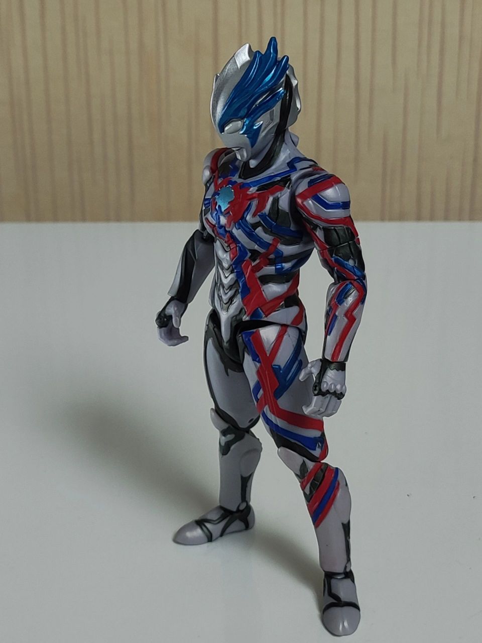 uaf超可动 布莱泽奥特曼 等不及shf了买来补补色凑数 我也不知道