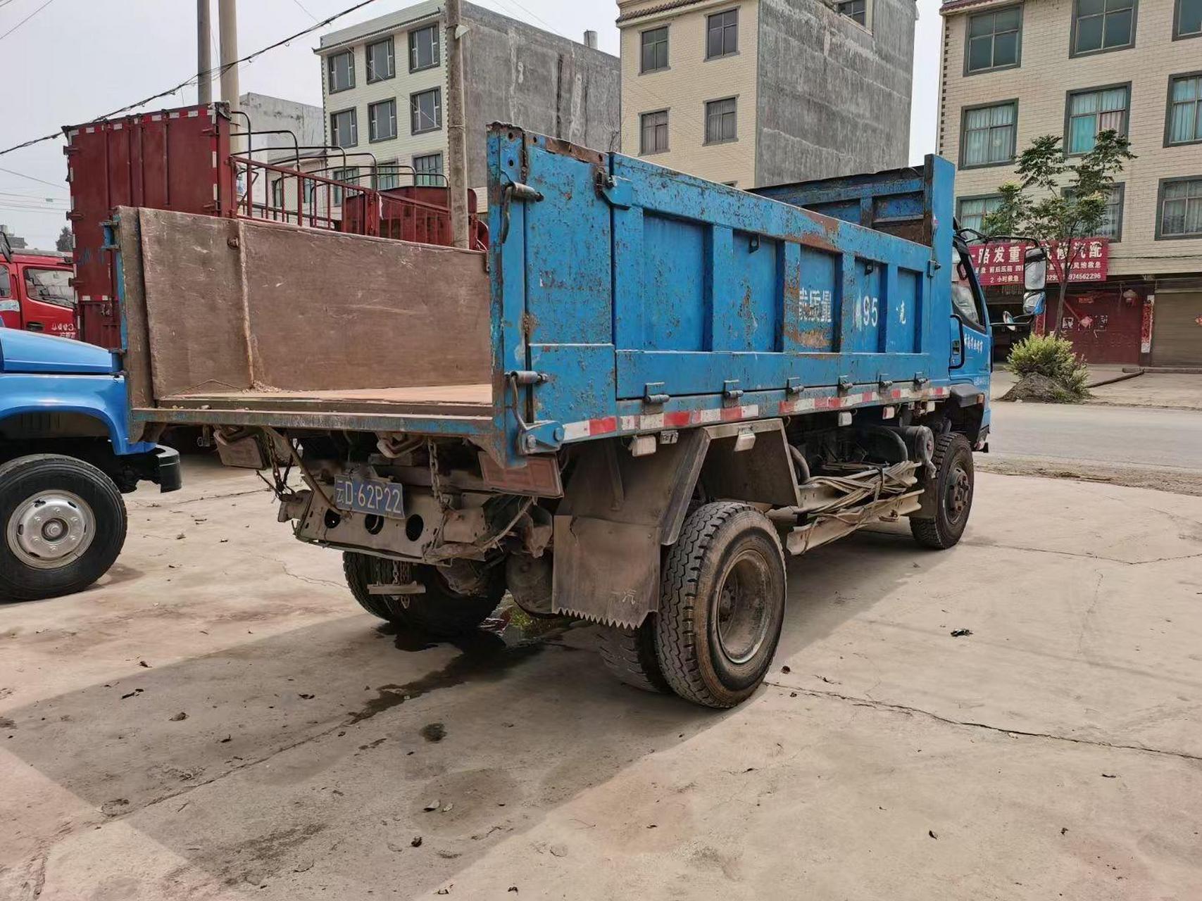 便宜卖了自卸车.