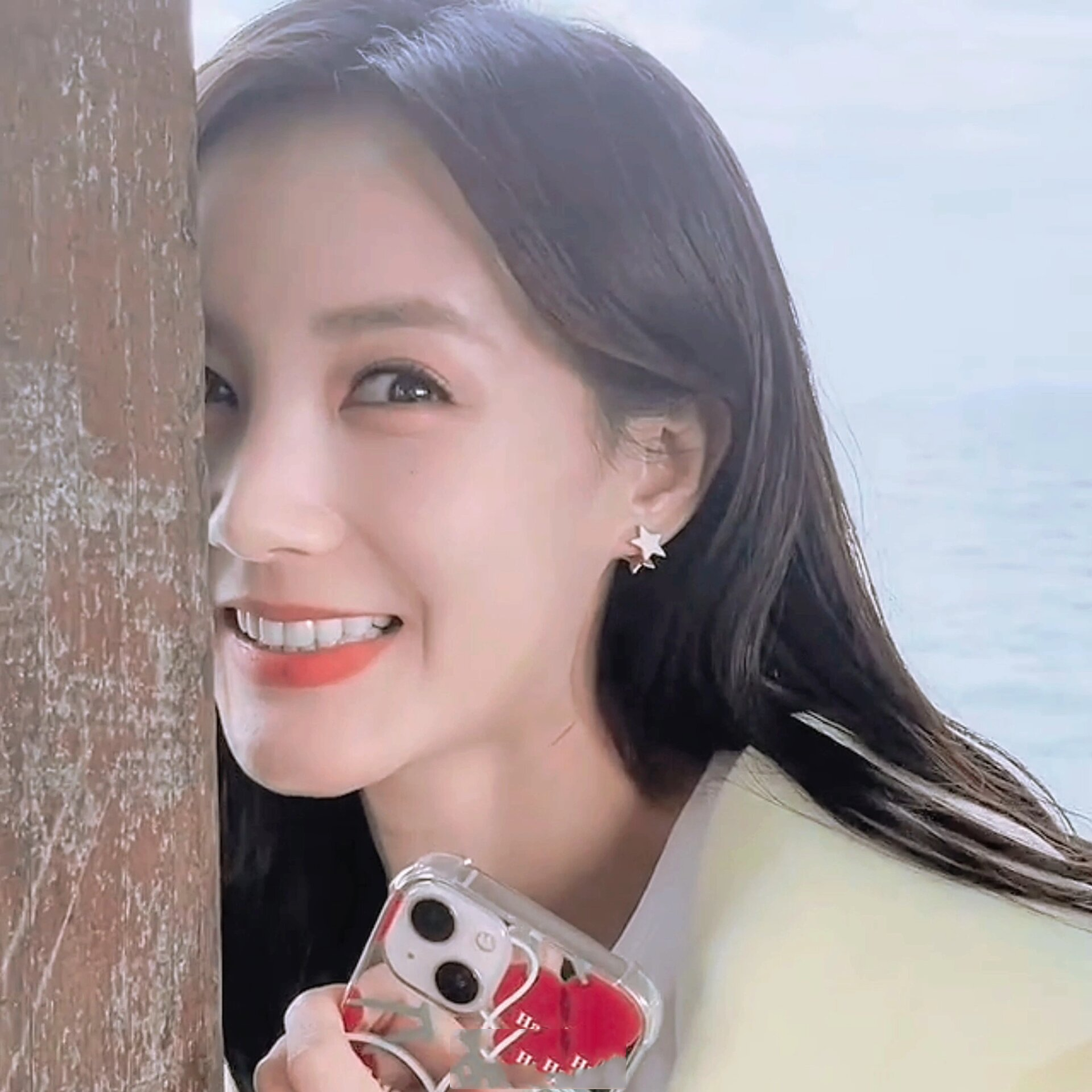 头像| 李一桐笑起来太好看了98