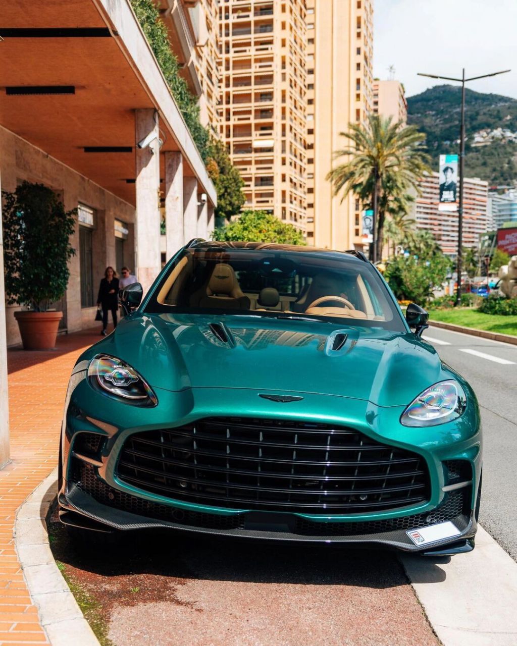 阿斯顿马丁dbx 707 #超级跑车圈# #阿斯顿马丁# #阿斯顿马丁dbx