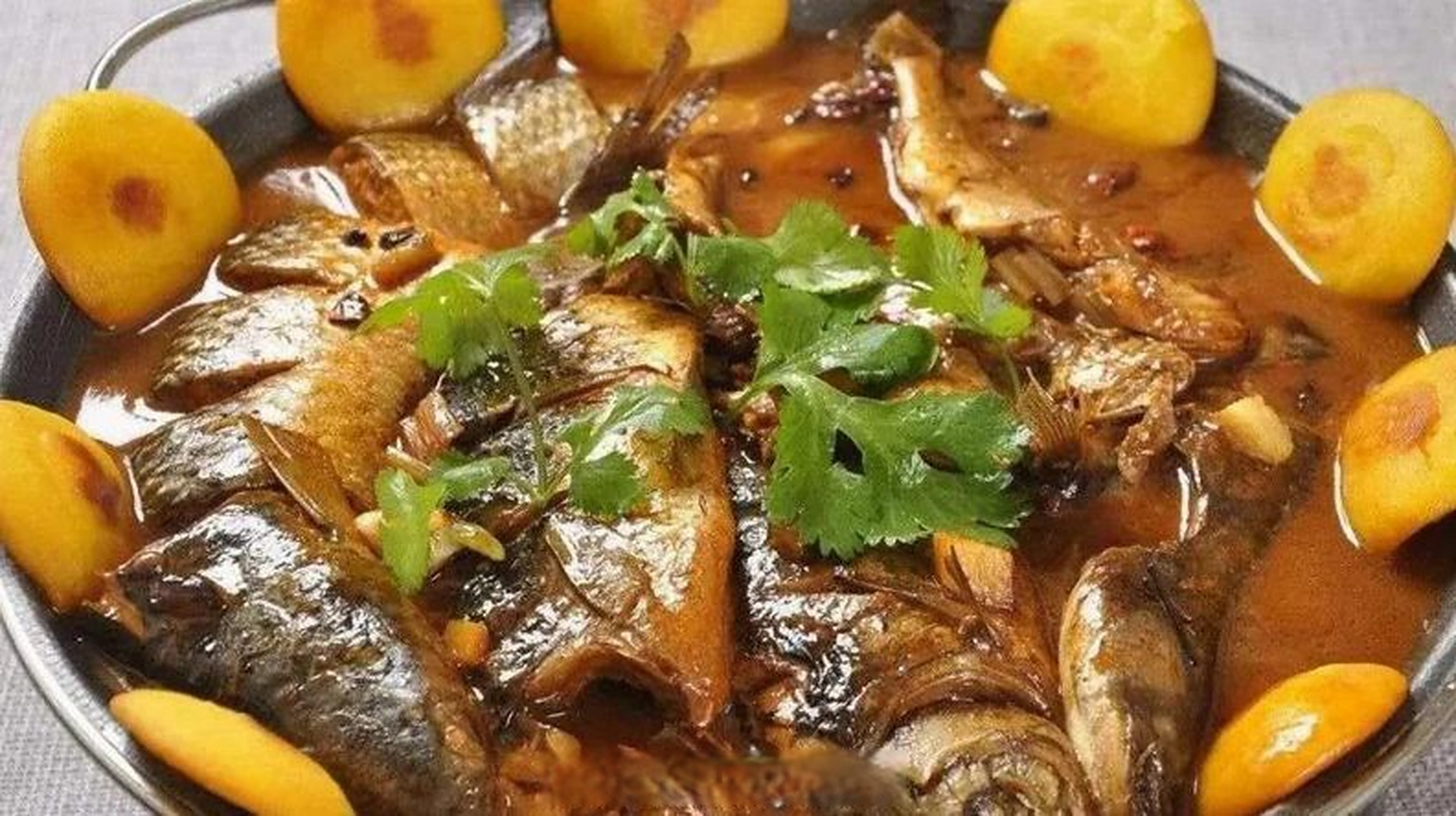 今天来尝尝白洋淀炖杂鱼[期待]】白洋淀炖杂鱼选取