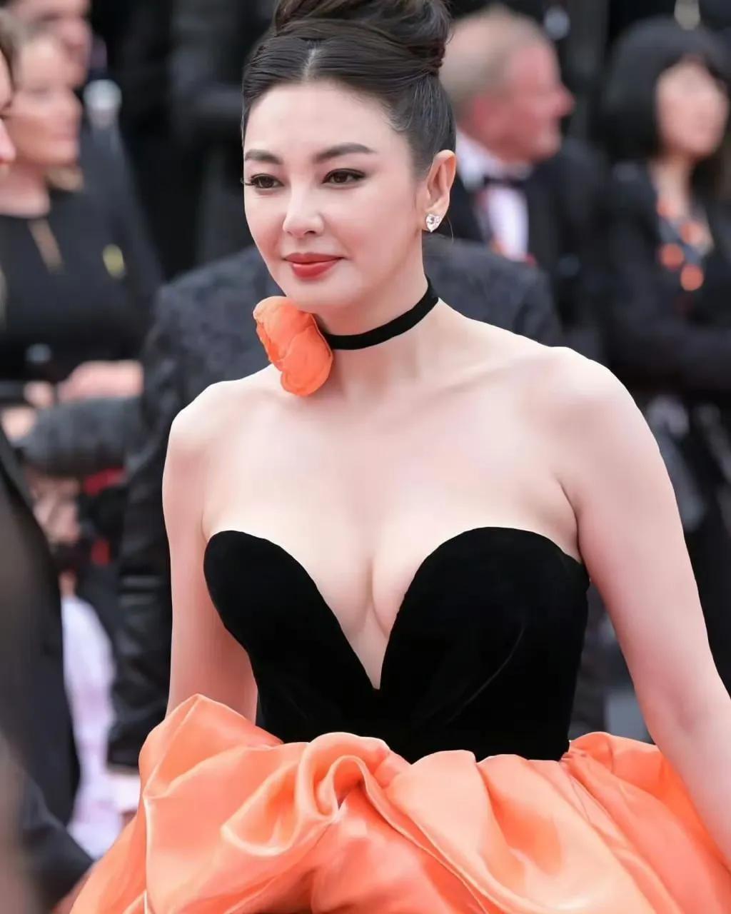 张雨绮的体重在内娱算重量级了,但是你却不会嫌她胖,因为她胖得太好看