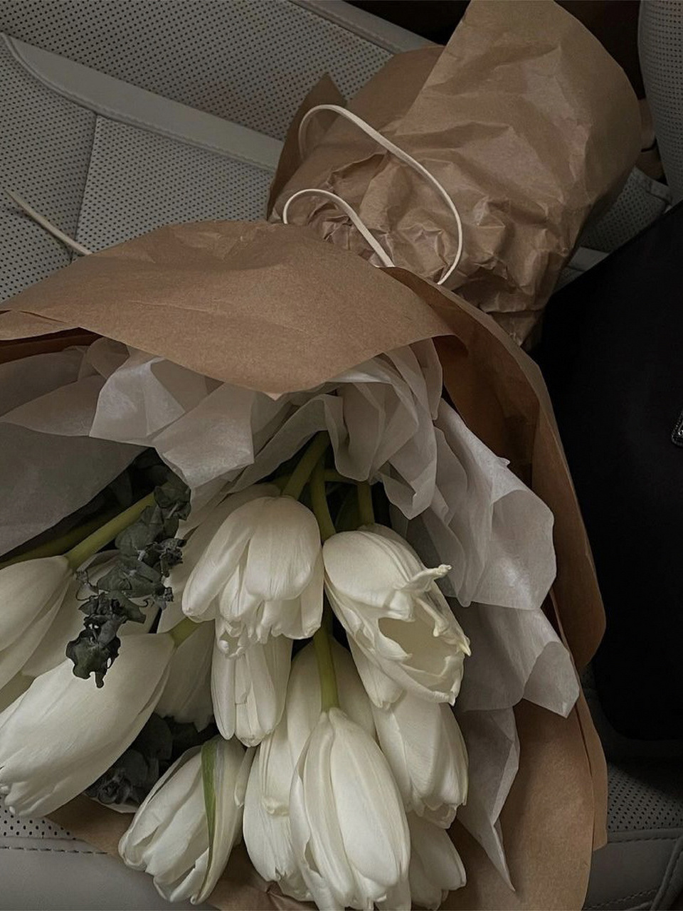 ins风高级感暗调照片手机无滤镜调色 今天跟大家分享一组ins风高级感