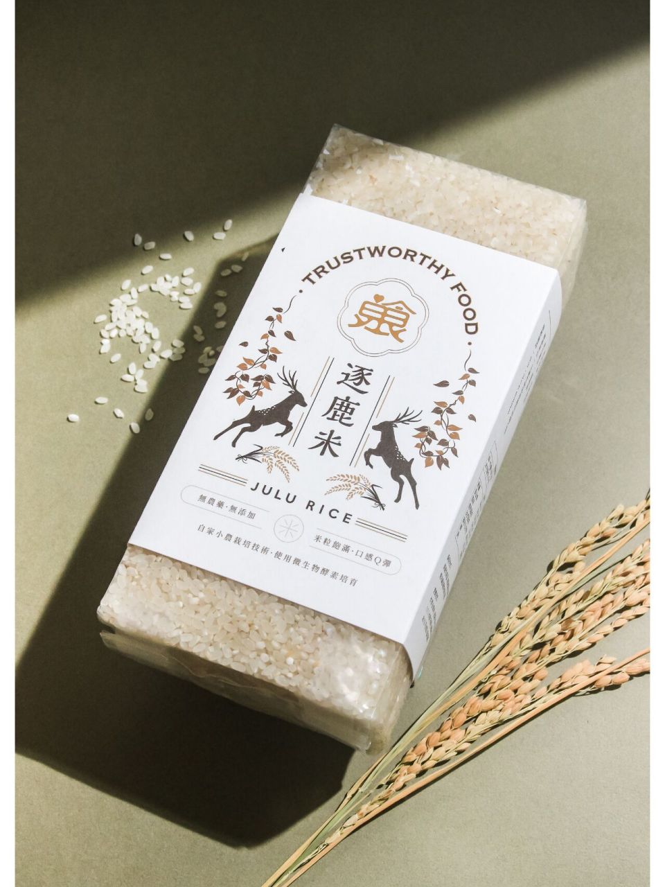 大米包装这样设计才好看.五常大米包装 这是一款米砖的包装设计,整个