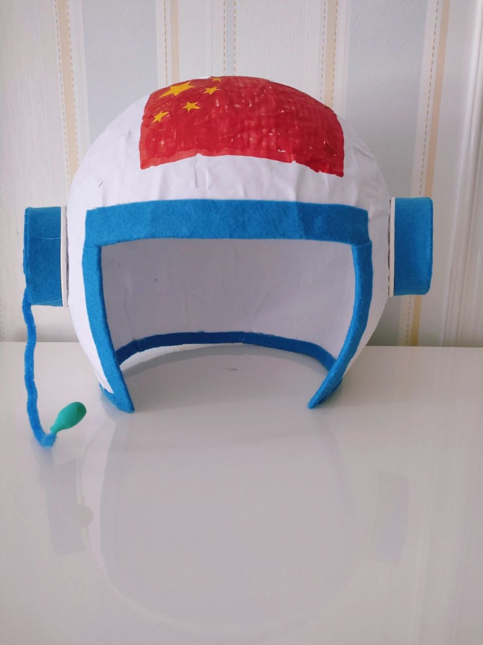 自制宇航员头盔 样子是有的,但是中看不中用啊!