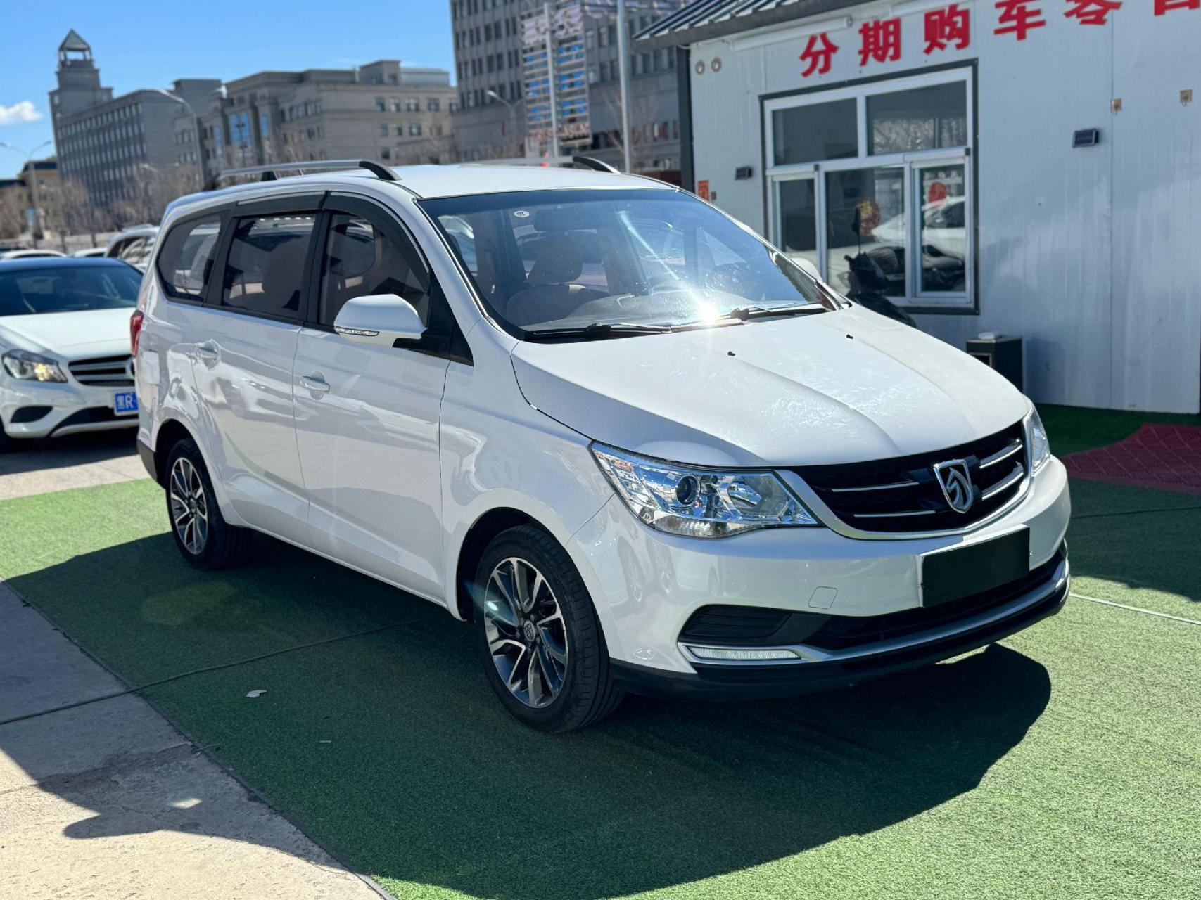732019年宝骏730手动1.