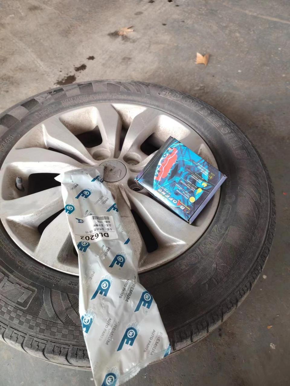 宝马x1前后tre刹车片.传奇下臂 宝丰刹车片