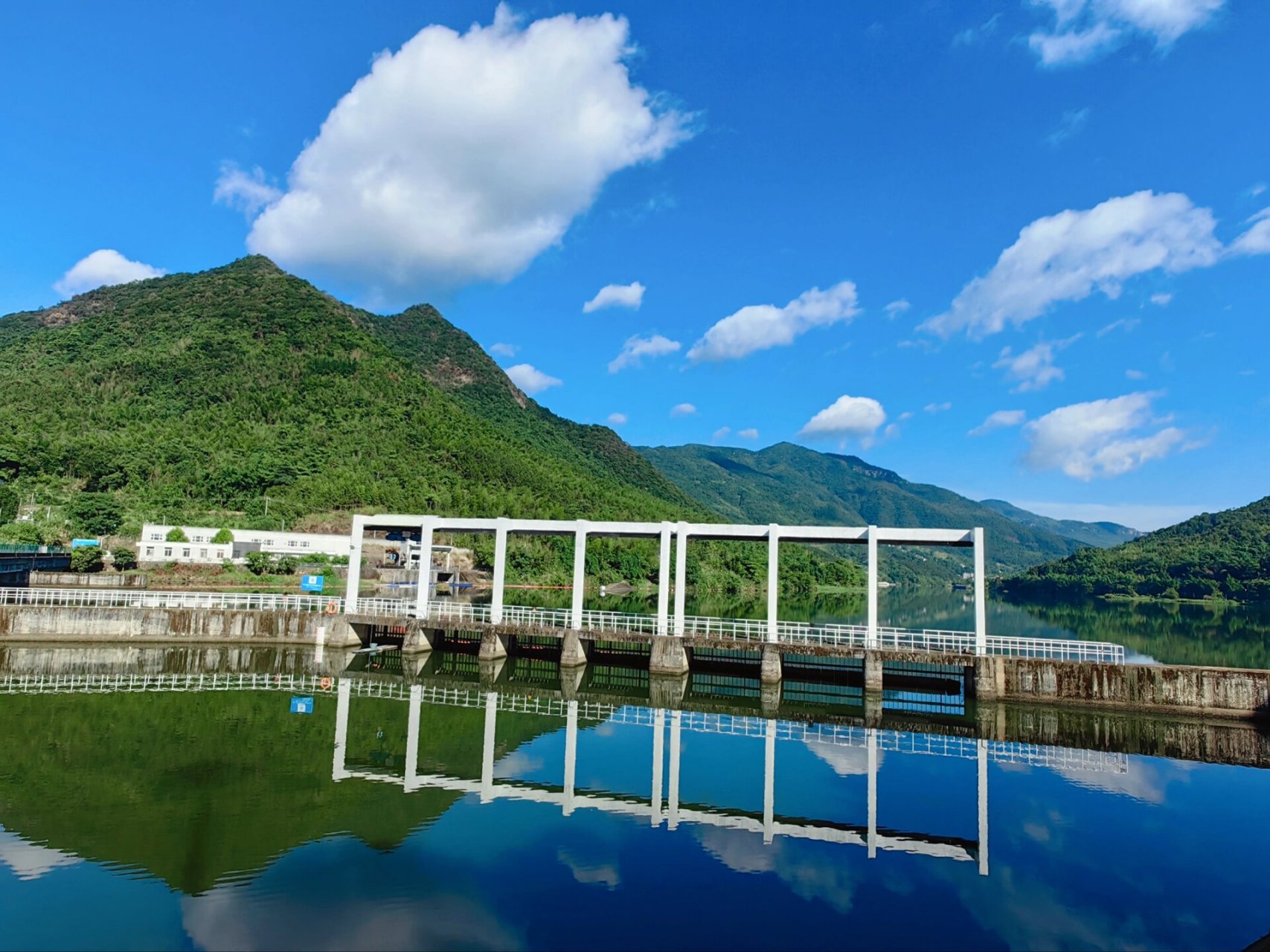 北峰山仔水库,真是个治愈系休闲好地方 太阳照常升起,地球照常运转