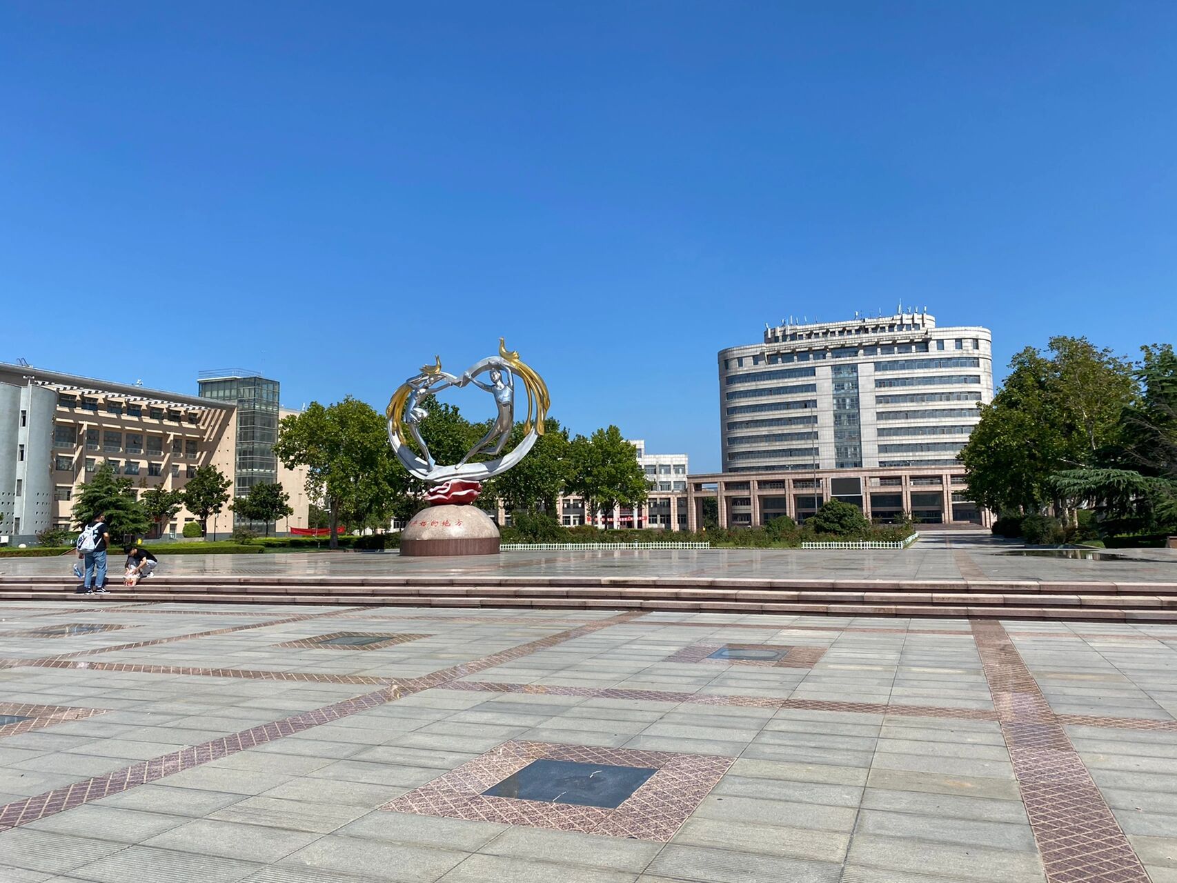 菏泽学院-在线解答 16615所有本科生和高考大部分专科生在北校区