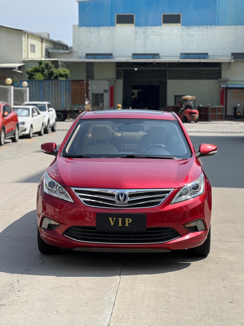 16年2月长安逸动1.6手动豪华版,天窗 真皮座椅 大屏导航