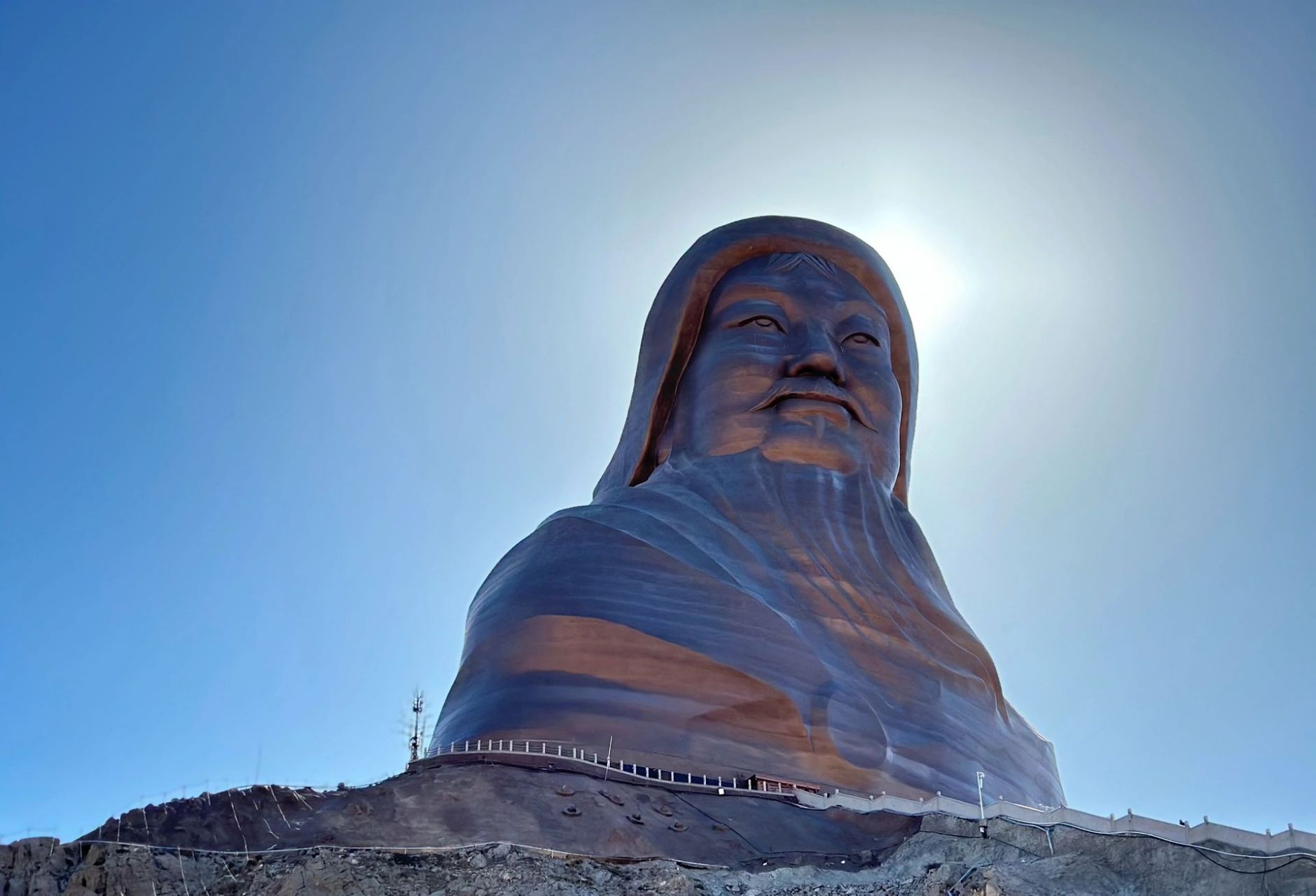 成吉思汗雕像 位于内蒙古乌海市甘德尔山生态文明景区 太好出片啦 值