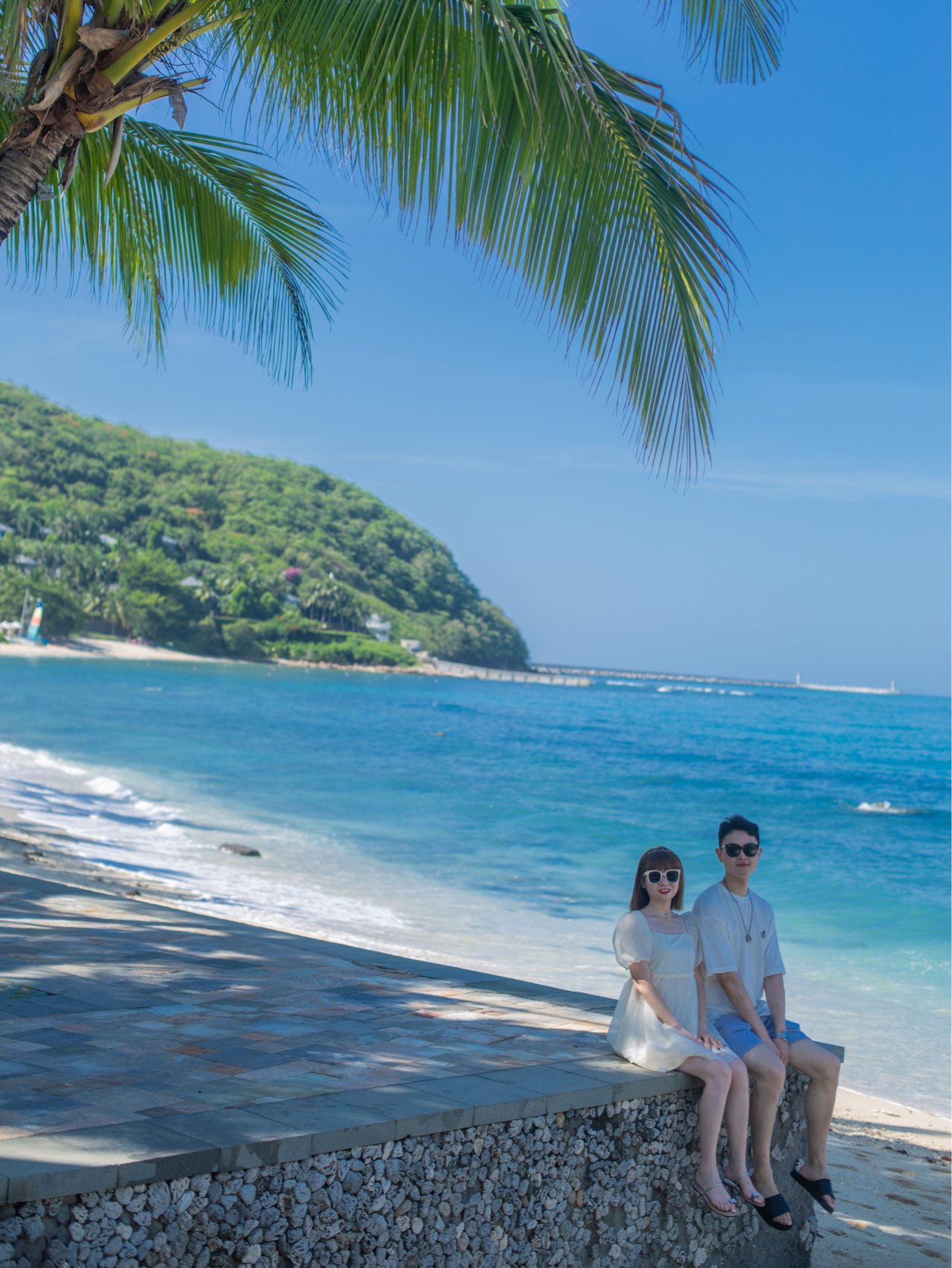 每天两次打理房间 接驳车可以随时叫 因为酒店还海南男女旅游图真实