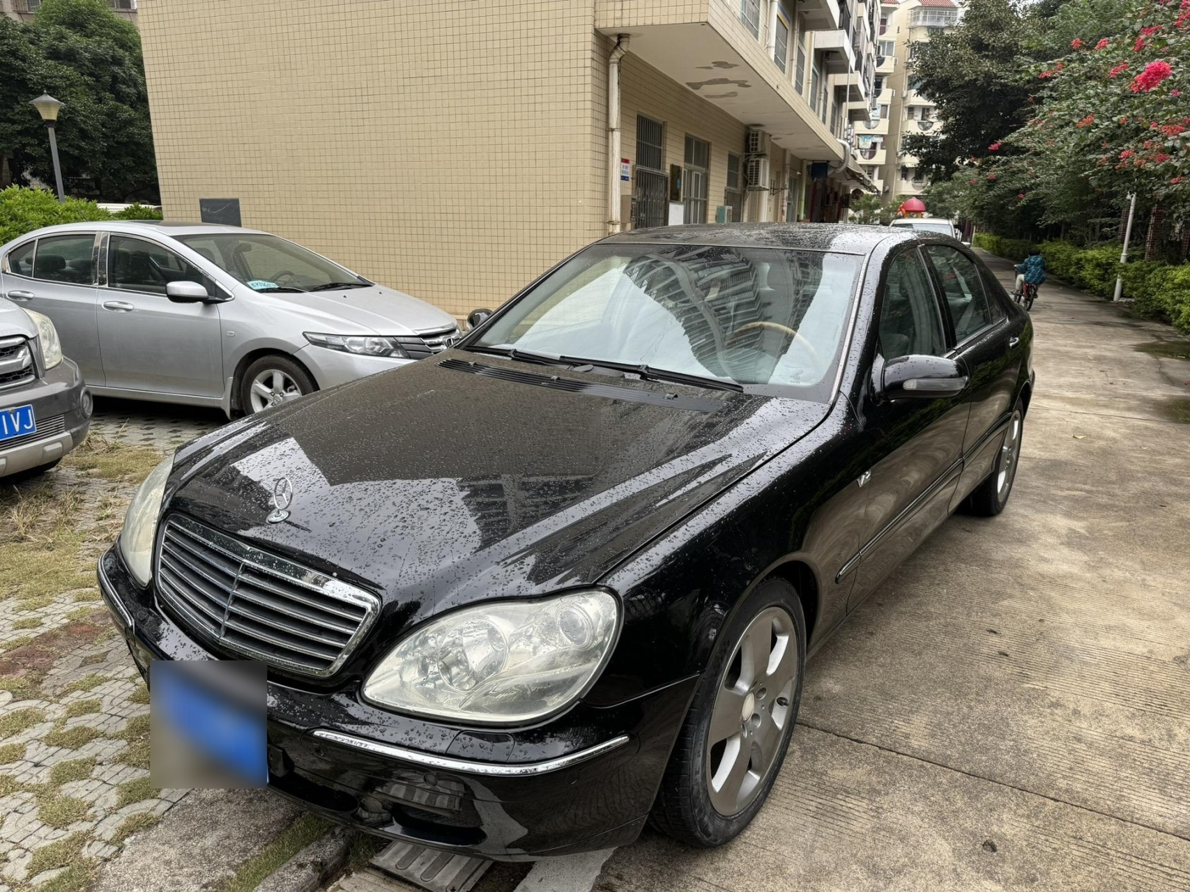 那么你知道奔驰s320是哪一年制造的吗?