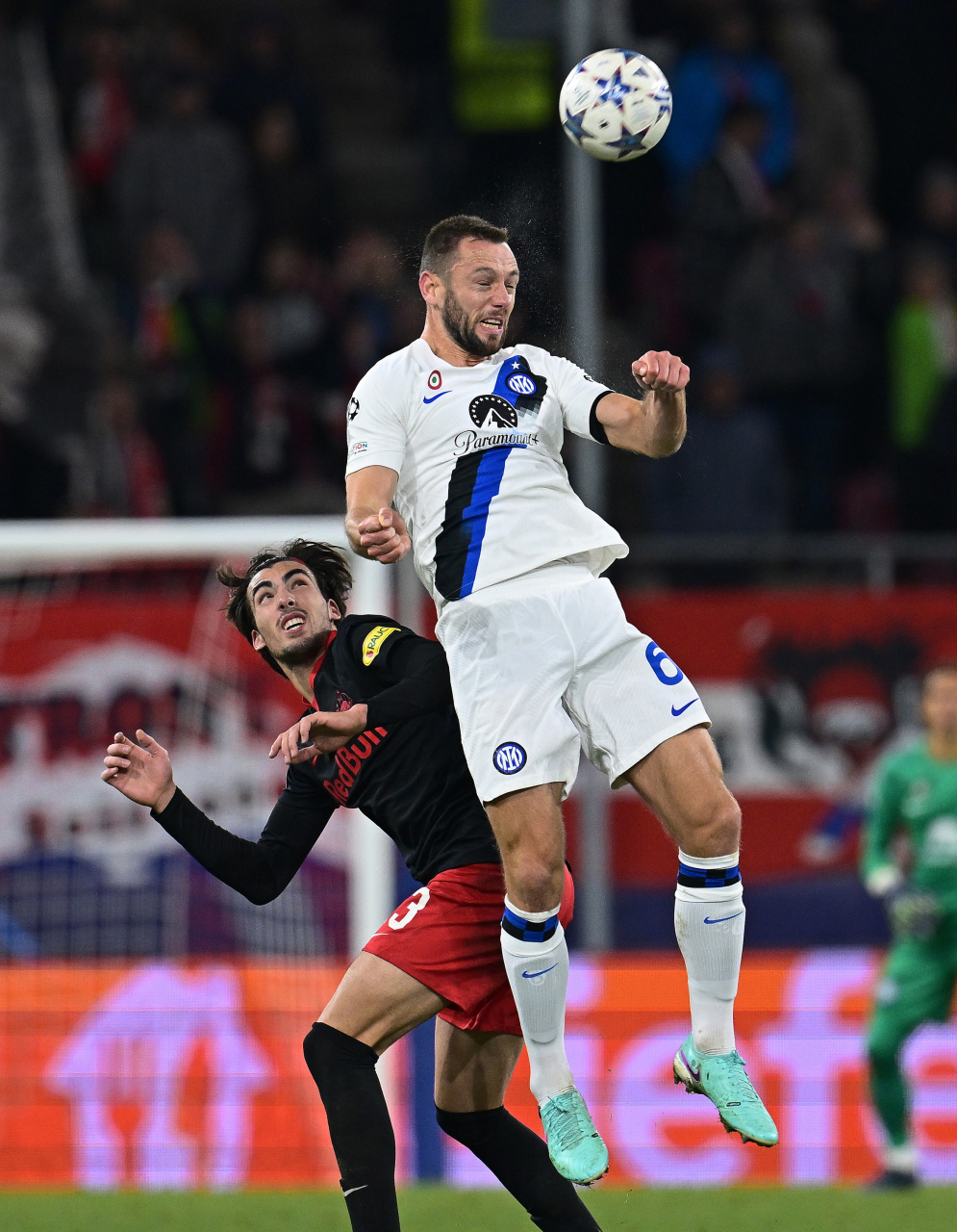 近距离欣赏小伙子们赛场上努力争抢的身影94  #forzainter##欧冠