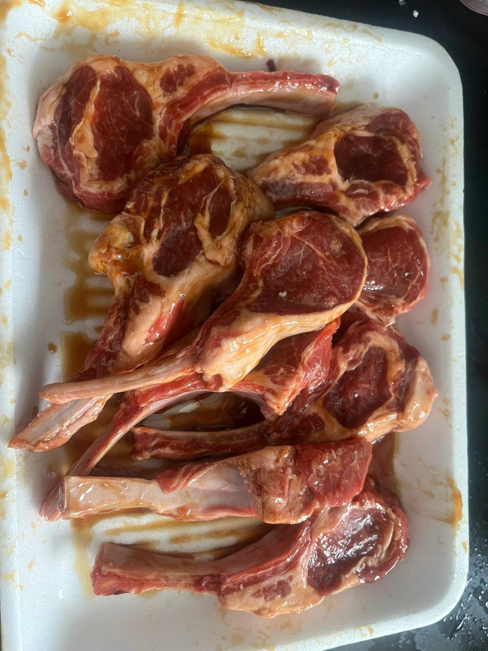 空气炸锅篇:山姆羊排 朋友送来一盒山姆羊排,没有配料没腌制的那种.