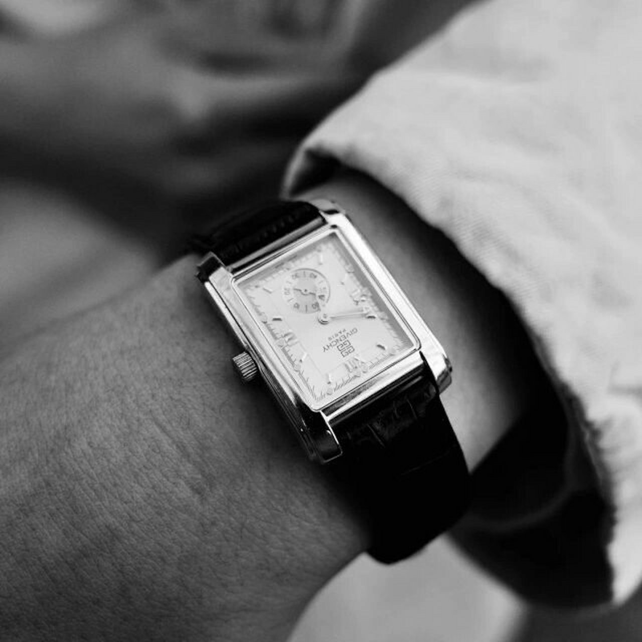 复古时髦 	 #vintage# #givenchy# #纪梵希# #givenchy中古# #手表