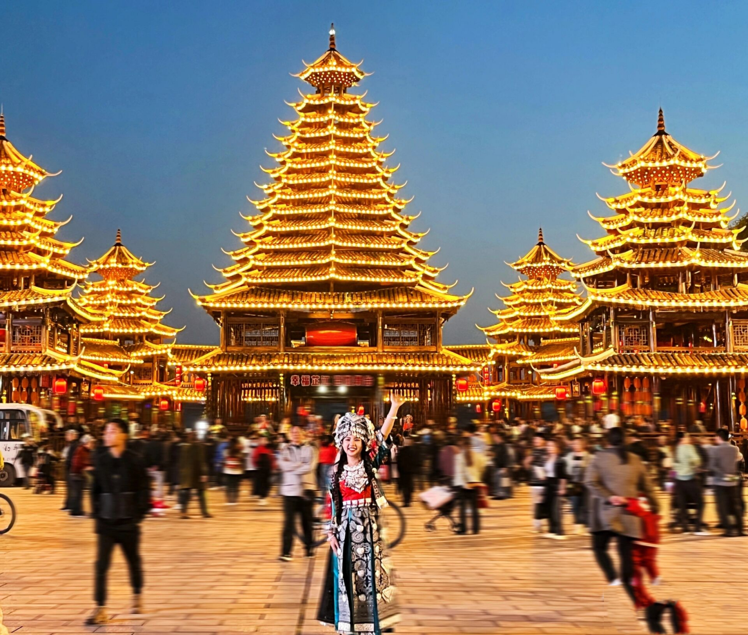 芷江游玩攻略来啦 q2:芷江游玩攻略 ①住宿:  可以住在吊脚楼,晚上