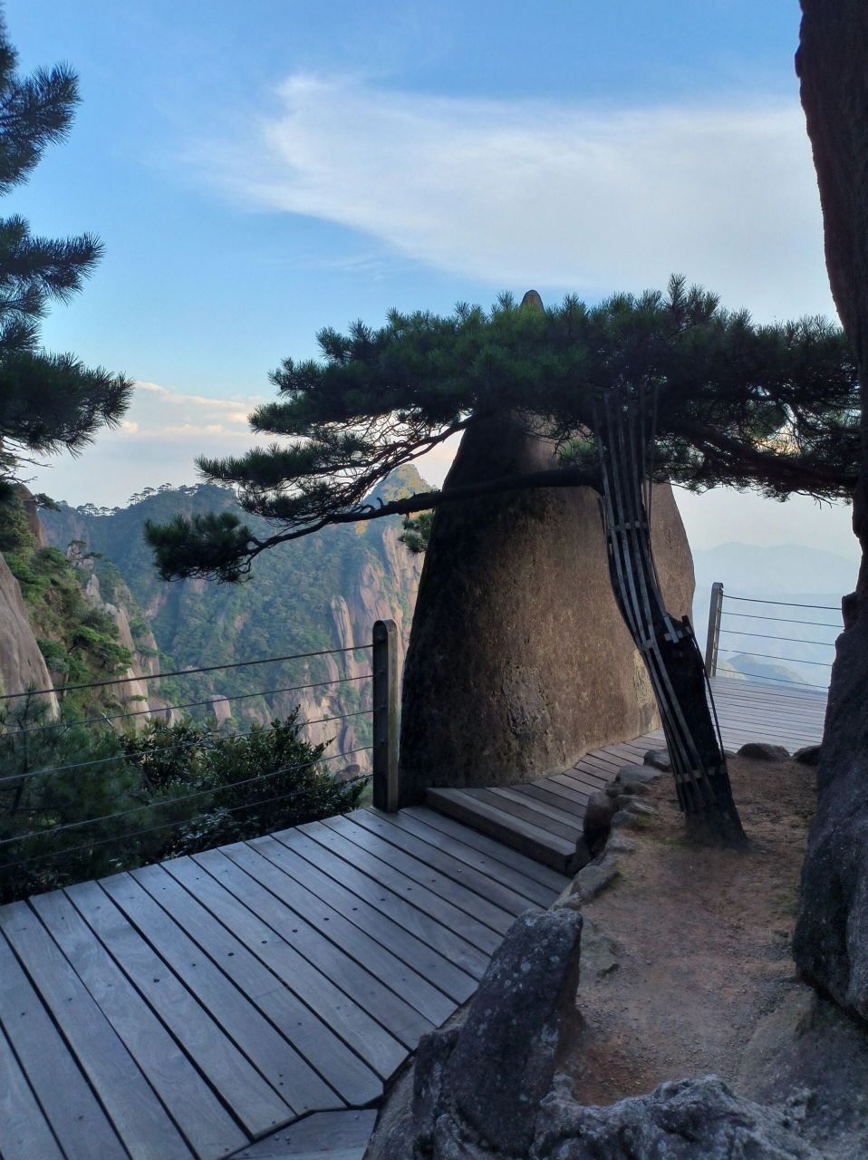 三清山旅游攻略 16615出行: 高铁/火车到上饶站00,有直达景区的