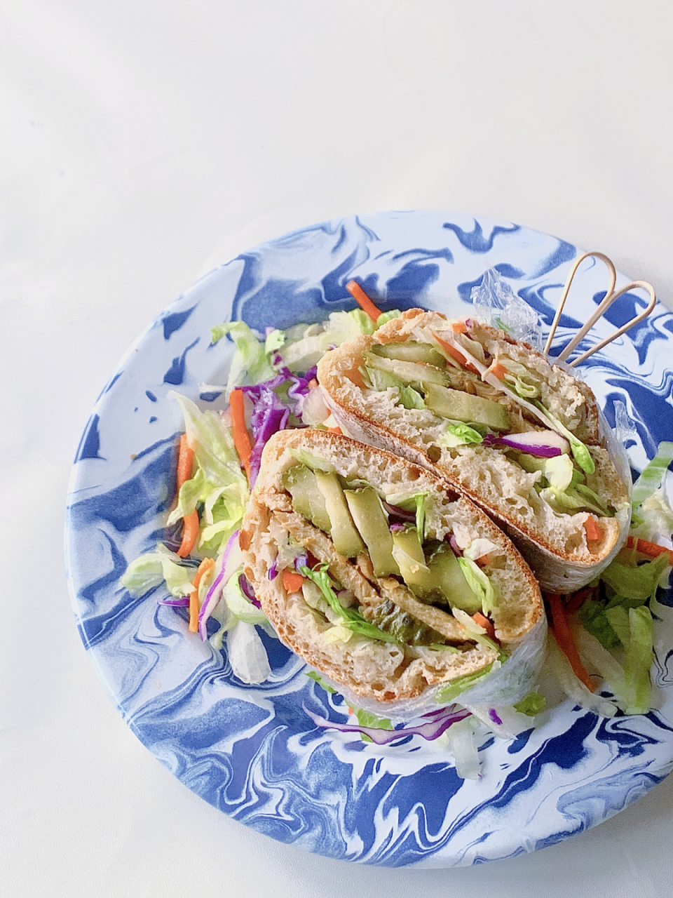 酸黄瓜煎鸡胸恰巴塔三明治|低卡蔬菜三明治 来一份低卡轻食三明治 饱