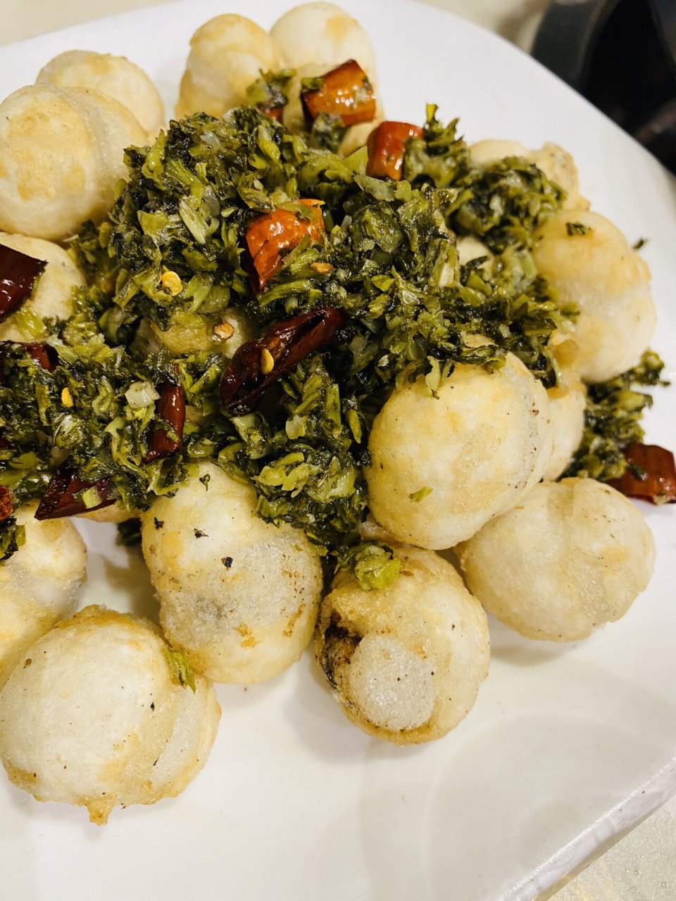 打卡黔江美食～黔江鸡杂&酸菜汤圆,好吃到爆 黔江的两个亮点:濯水古镇