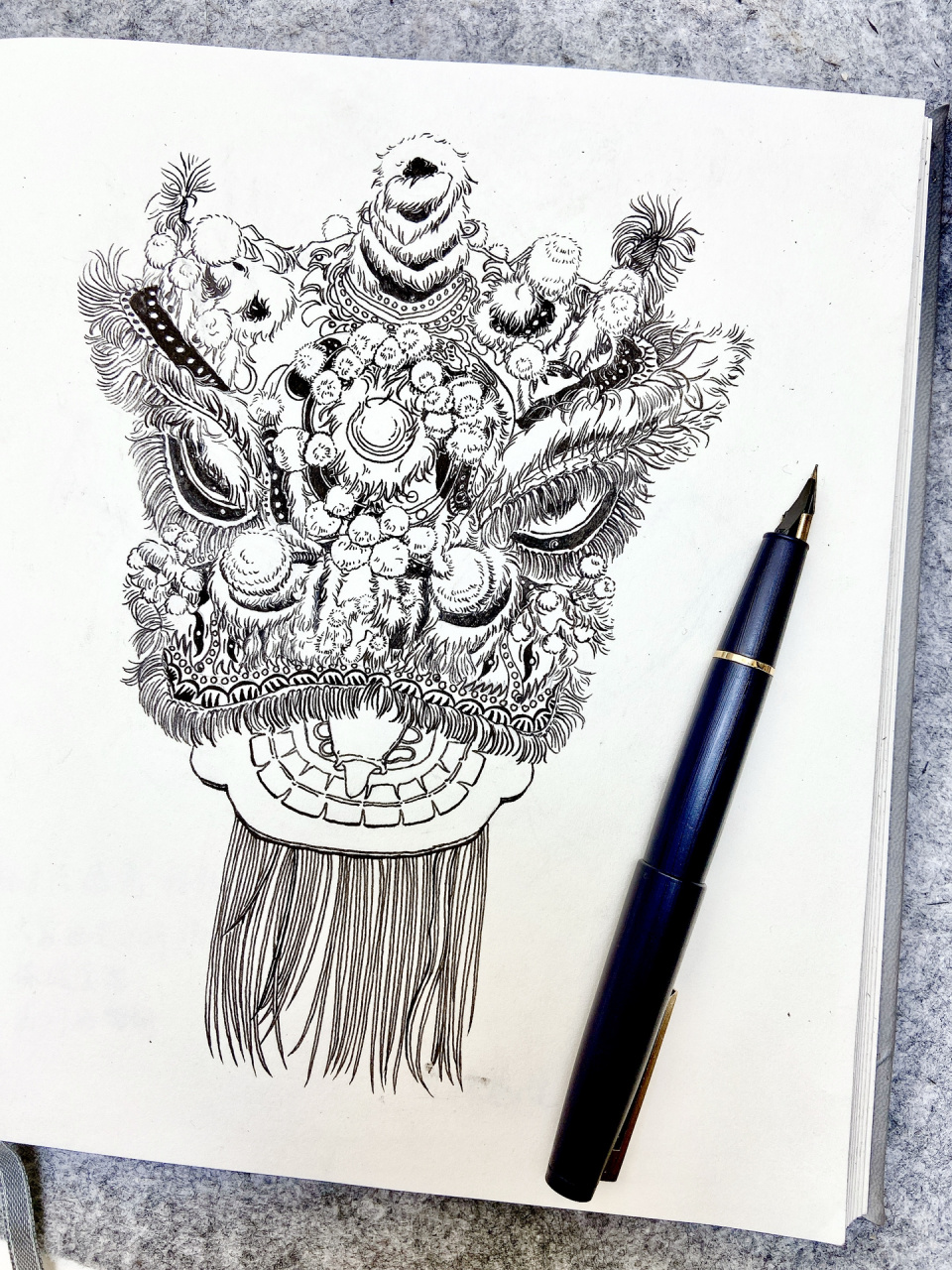 画一个帅气的狮子头 佛装刘备狮 其实觉得张飞狮更帅 但黑漆漆的实在