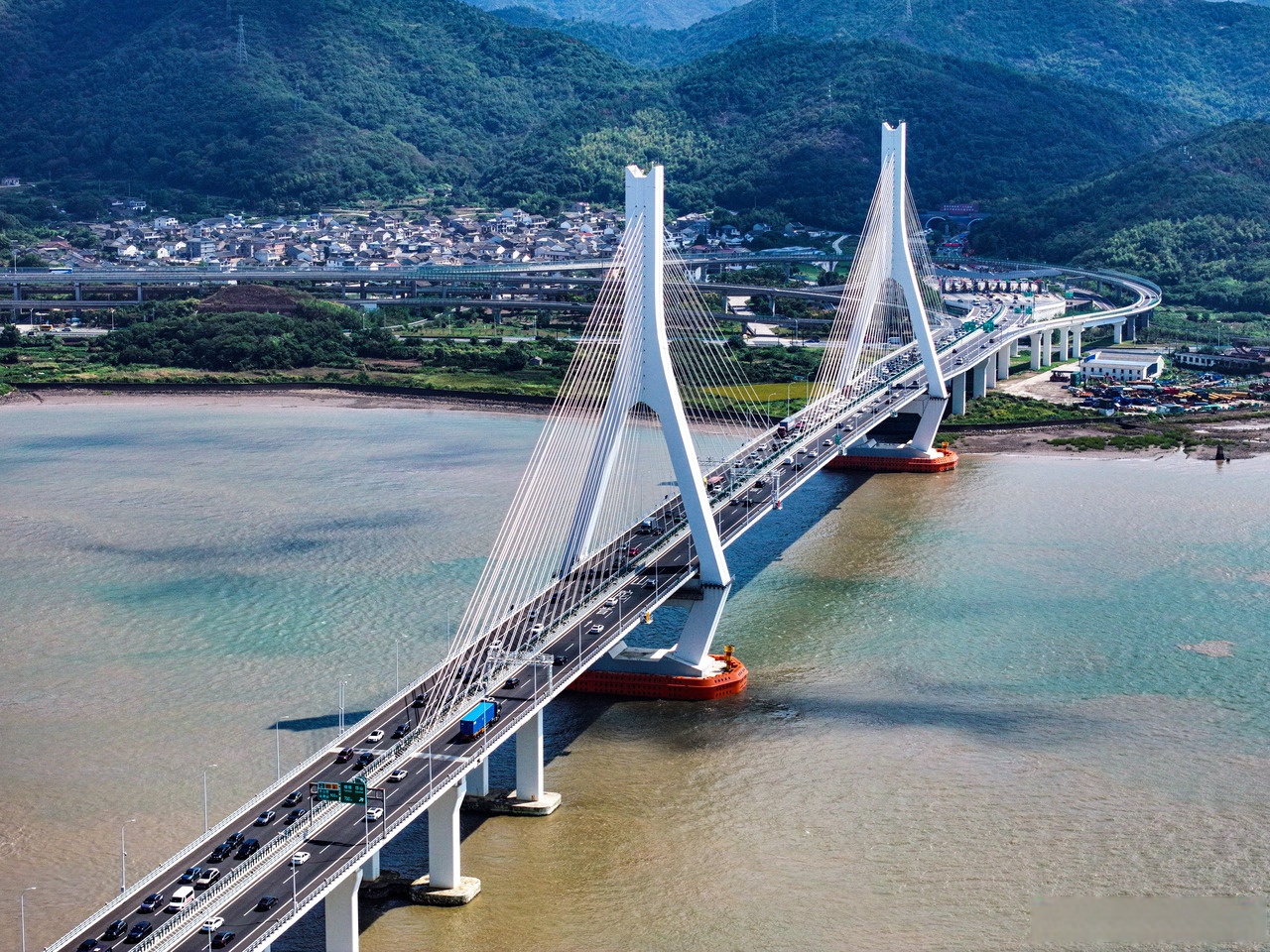 06万辆次,定岱高速11.41万辆次