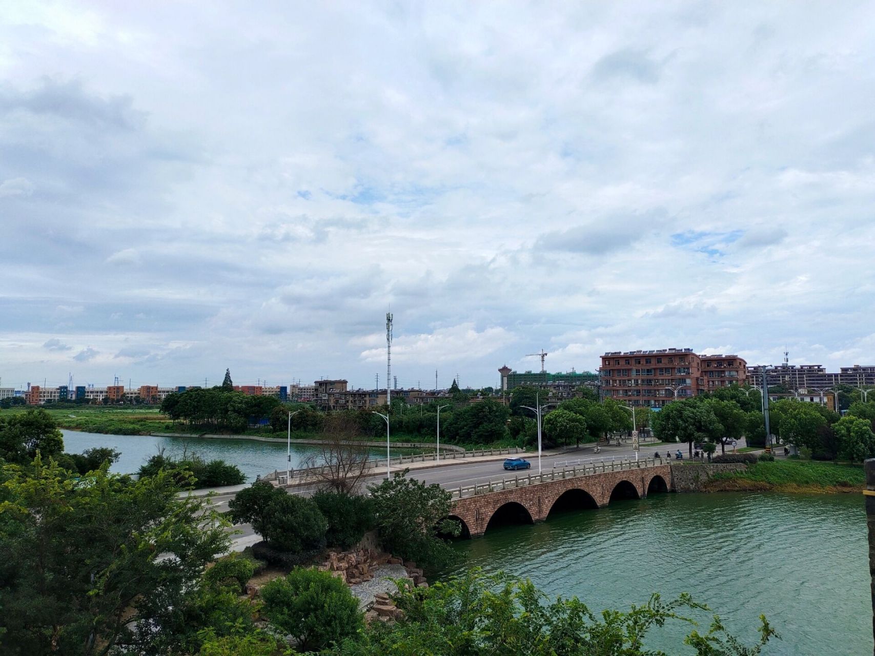 马鞍山当涂古城墙遗址 在去马鞍山市区的国道上看到的景点,属于当涂县