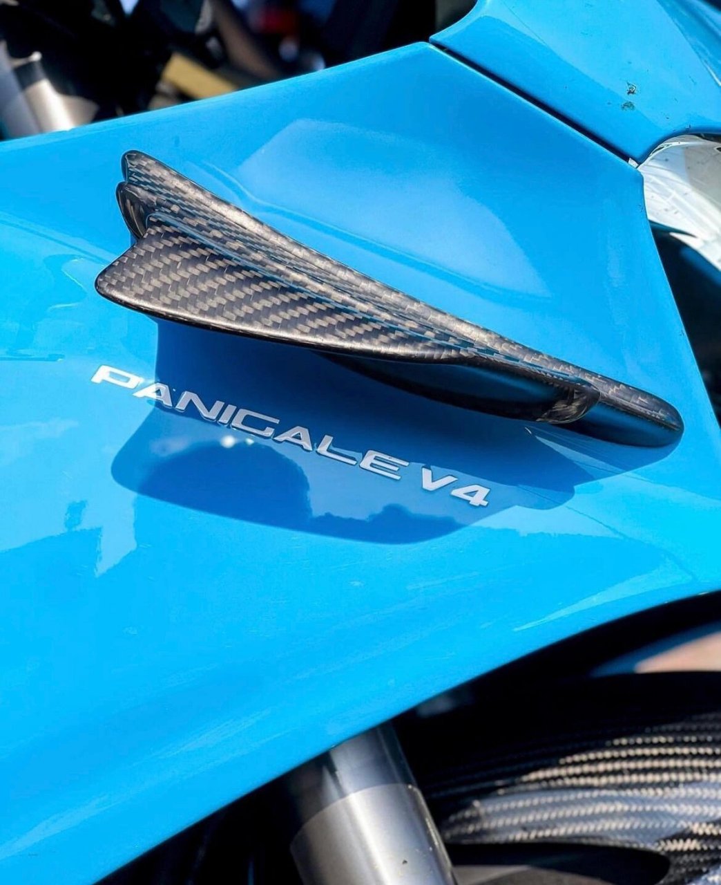 杜卡迪panigale v4 夏日蓝色风杜卡迪panigale v4来袭