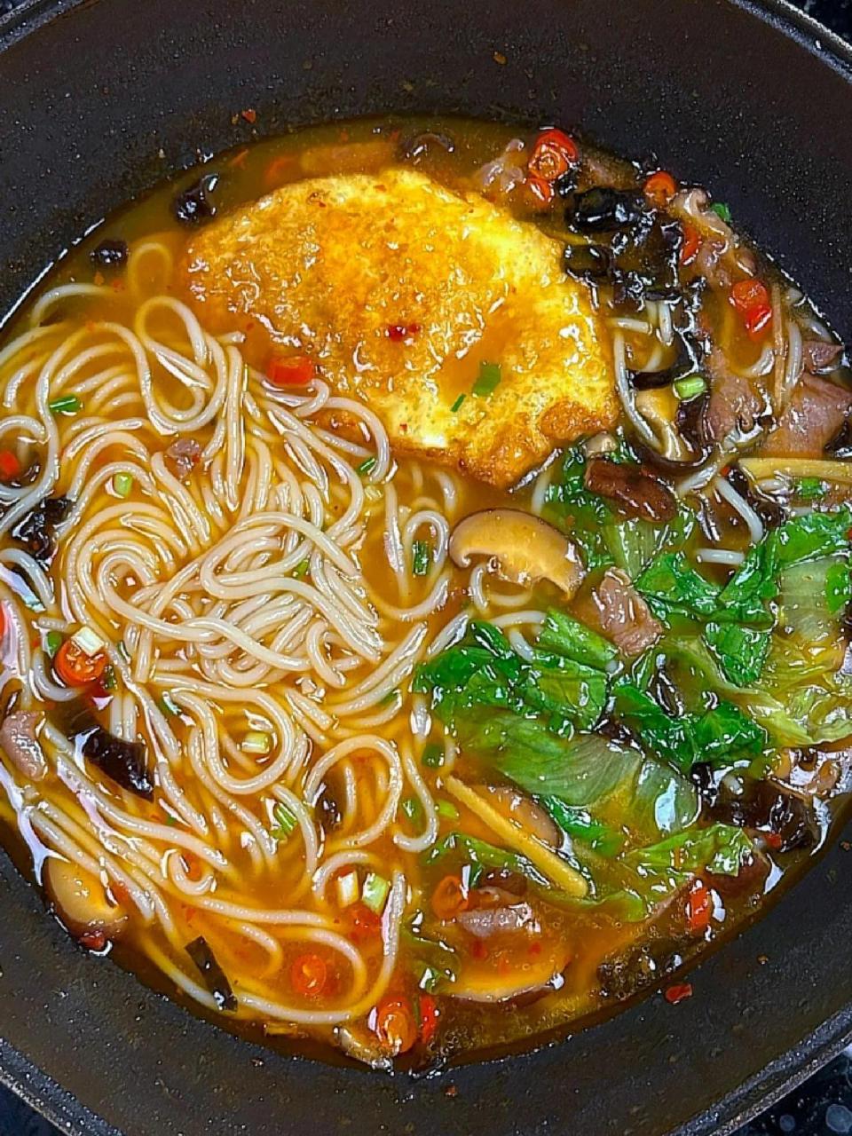 湖南人早餐必不可少的汤米粉!