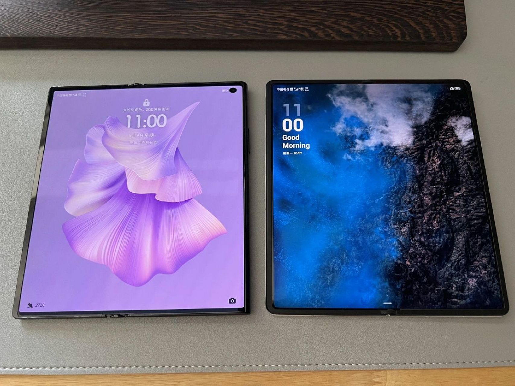 华为mate x2和xs2 一个内折,一个外折,个人相对而言更喜欢内折,实用性