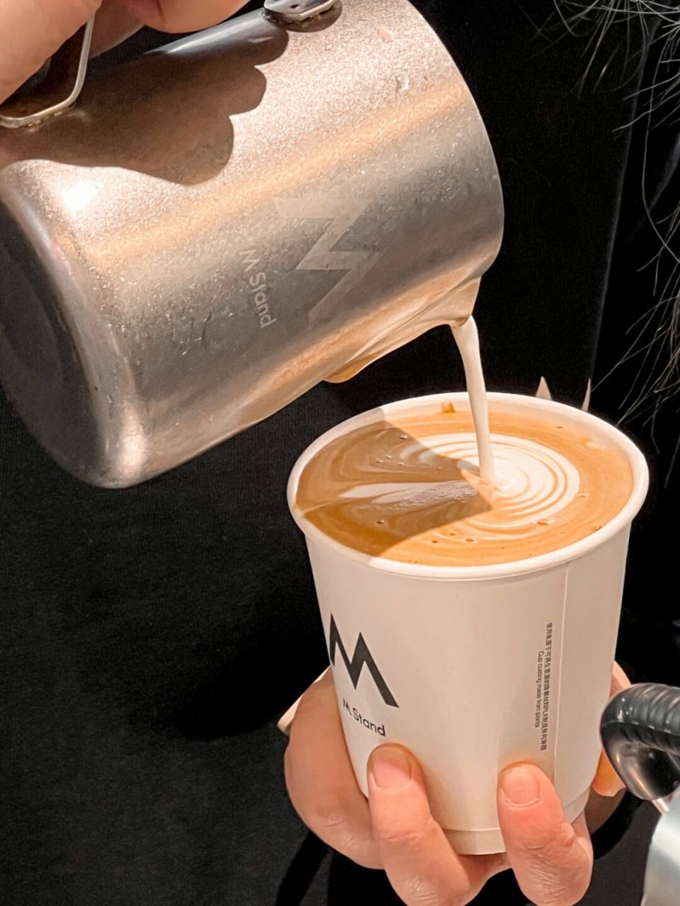 人人皆知的网红m咖啡又出新品了,桑格利亚青柚气泡美式和布朗尼拿铁