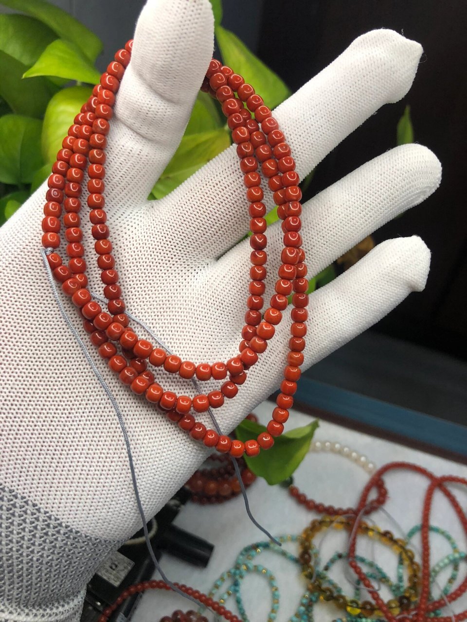 南红手串拿去玩儿 尺寸4 的南红长串,色系特别好,而且没注胶没染色