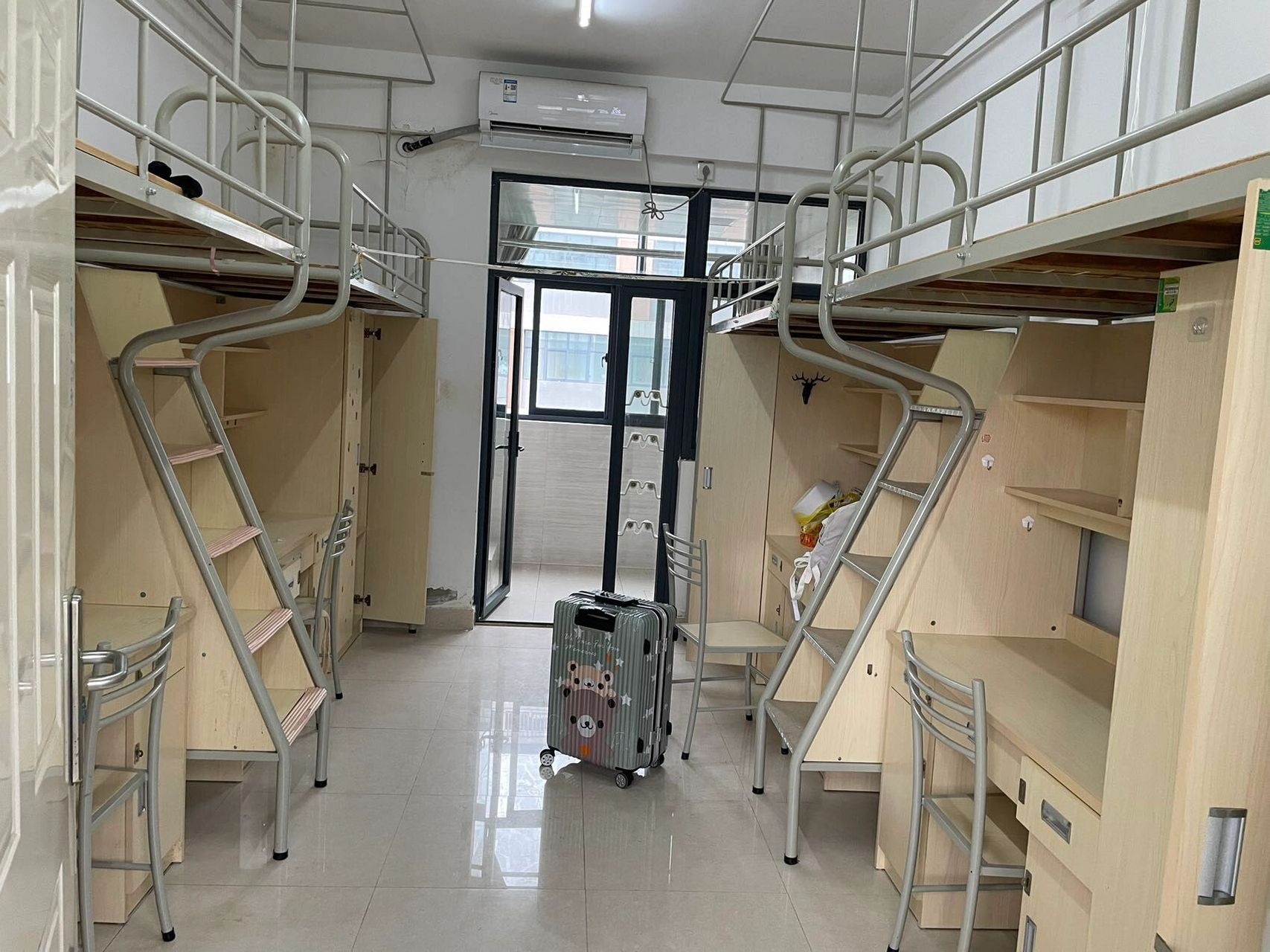 无锡学院 宿舍篇 🏠学校宿舍楼和宿舍都是刷卡进出 	 🏠上床下桌