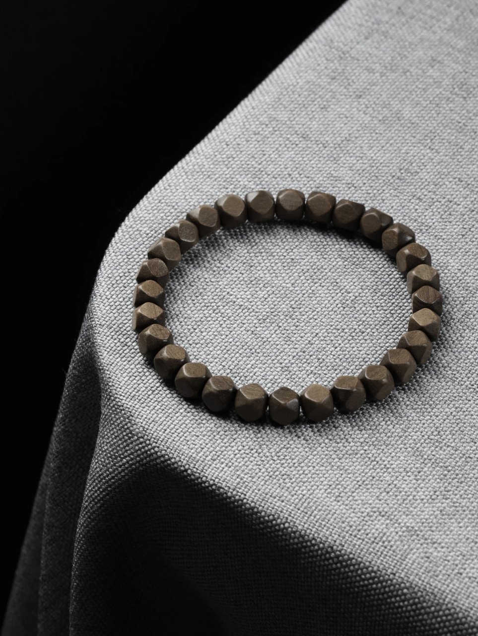 91选用正产区阴沉老山檀,尺寸7mm,香味非常棒,品质和香味都达到